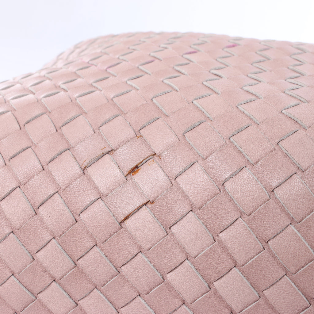 Bottega Veneta Intrecciato Leather Shoulder bag in Pink