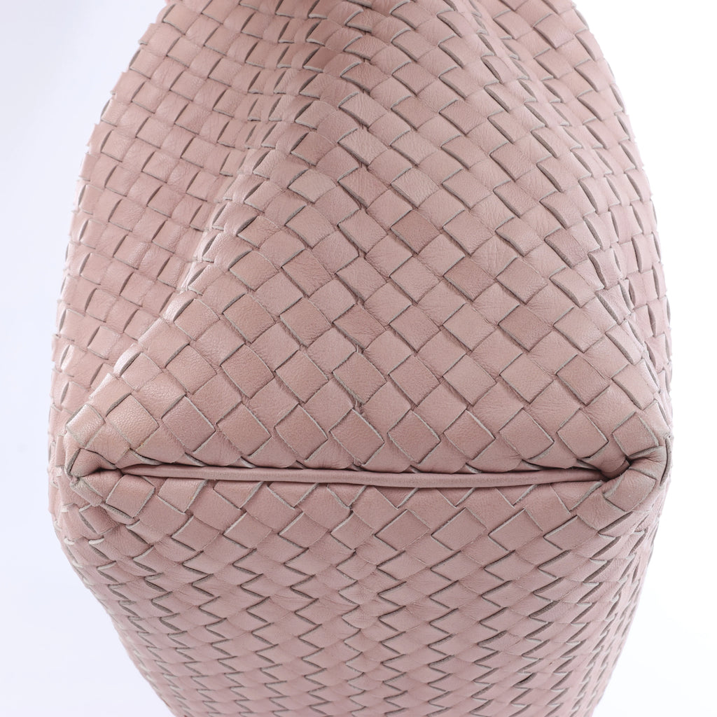 Bottega Veneta Intrecciato Leather Shoulder bag in Pink