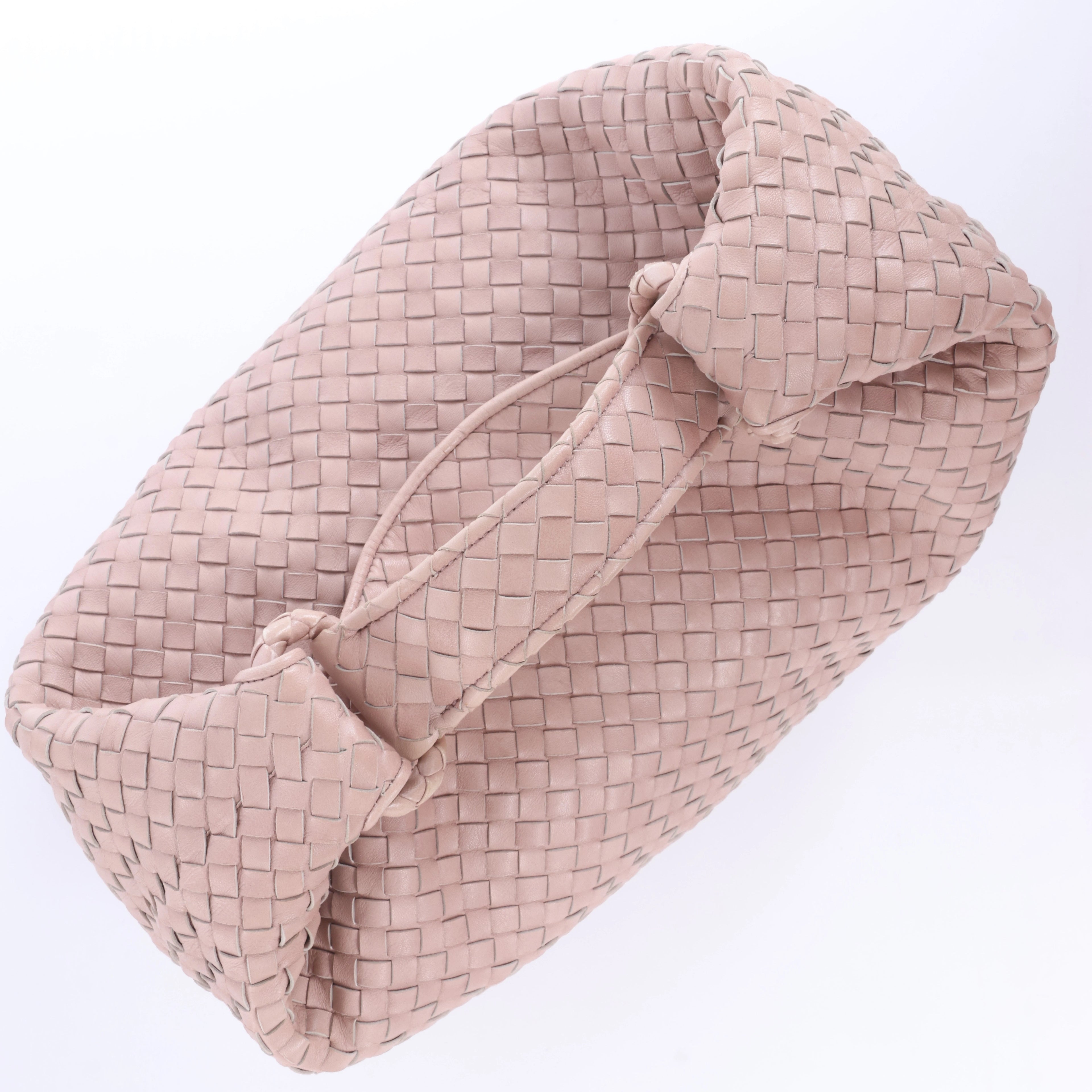 Bottega Veneta Intrecciato Leather Shoulder bag in Pink