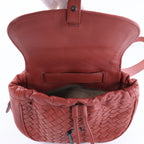 Bolso cruzado Bottega Veneta Cassette Maxi Intrecciato de piel en color beis