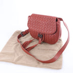 Bolso cruzado Bottega Veneta Cassette Maxi Intrecciato de piel en color beis