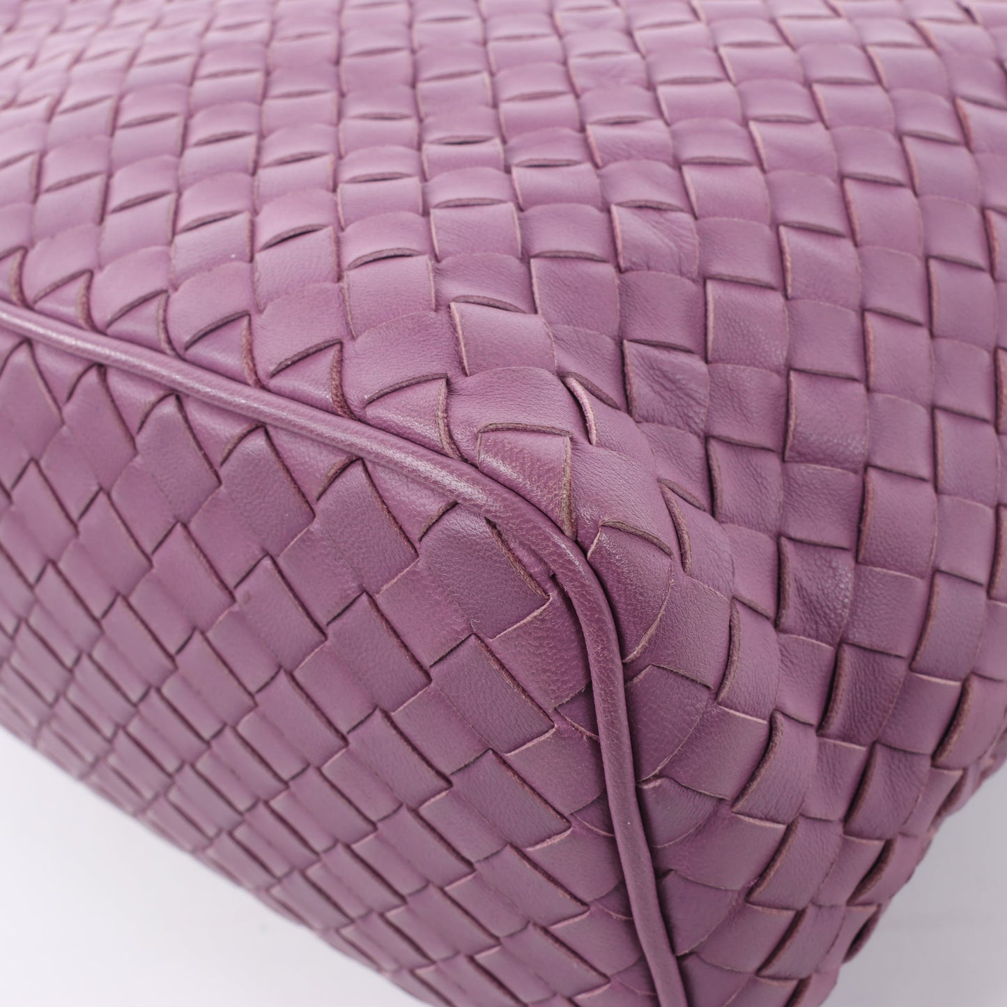 Bottega Veneta Sac à bandoulière en cuir Intrecciato en violet