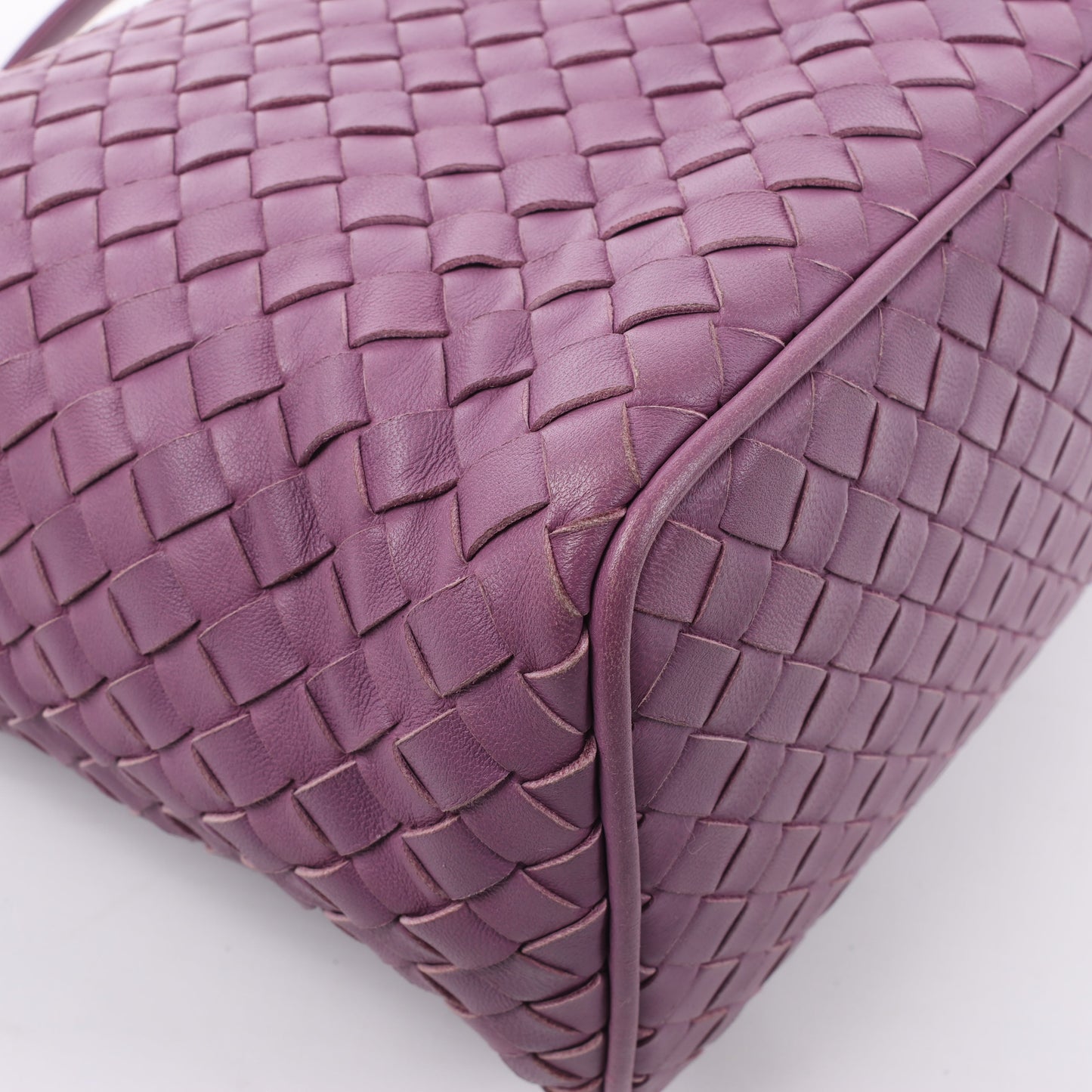 Bottega Veneta Sac à bandoulière en cuir Intrecciato en violet