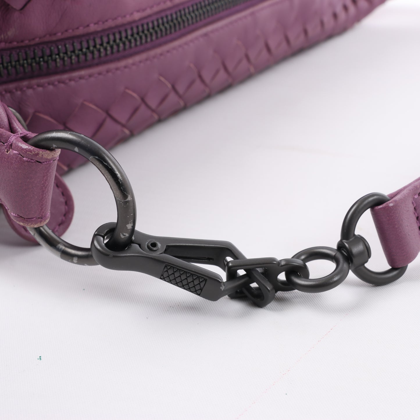 Bottega Veneta Sac à bandoulière en cuir Intrecciato en violet