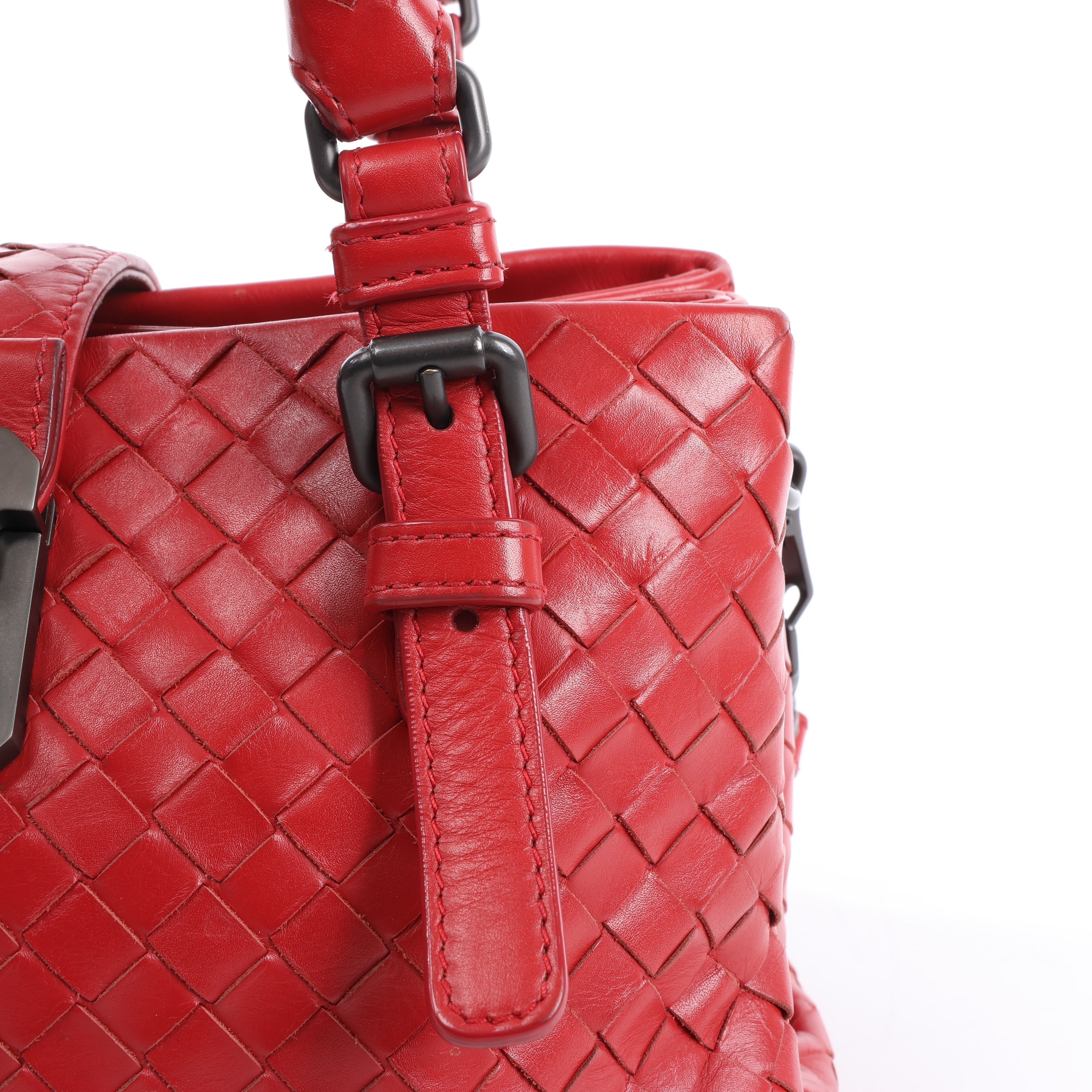 Bottega Veneta Intrecciato Roma Leather Handbag in Red