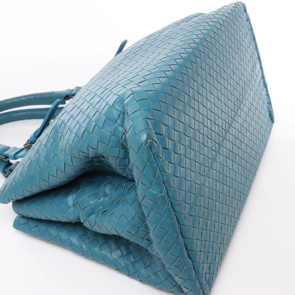 Bottega Veneta Intrecciato Roma Leather Handbag in Blue