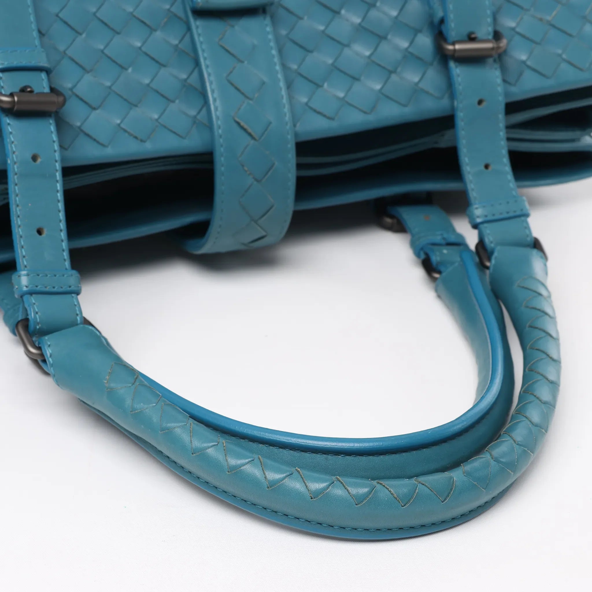 Bottega Veneta Intrecciato Roma Leather Handbag in Blue