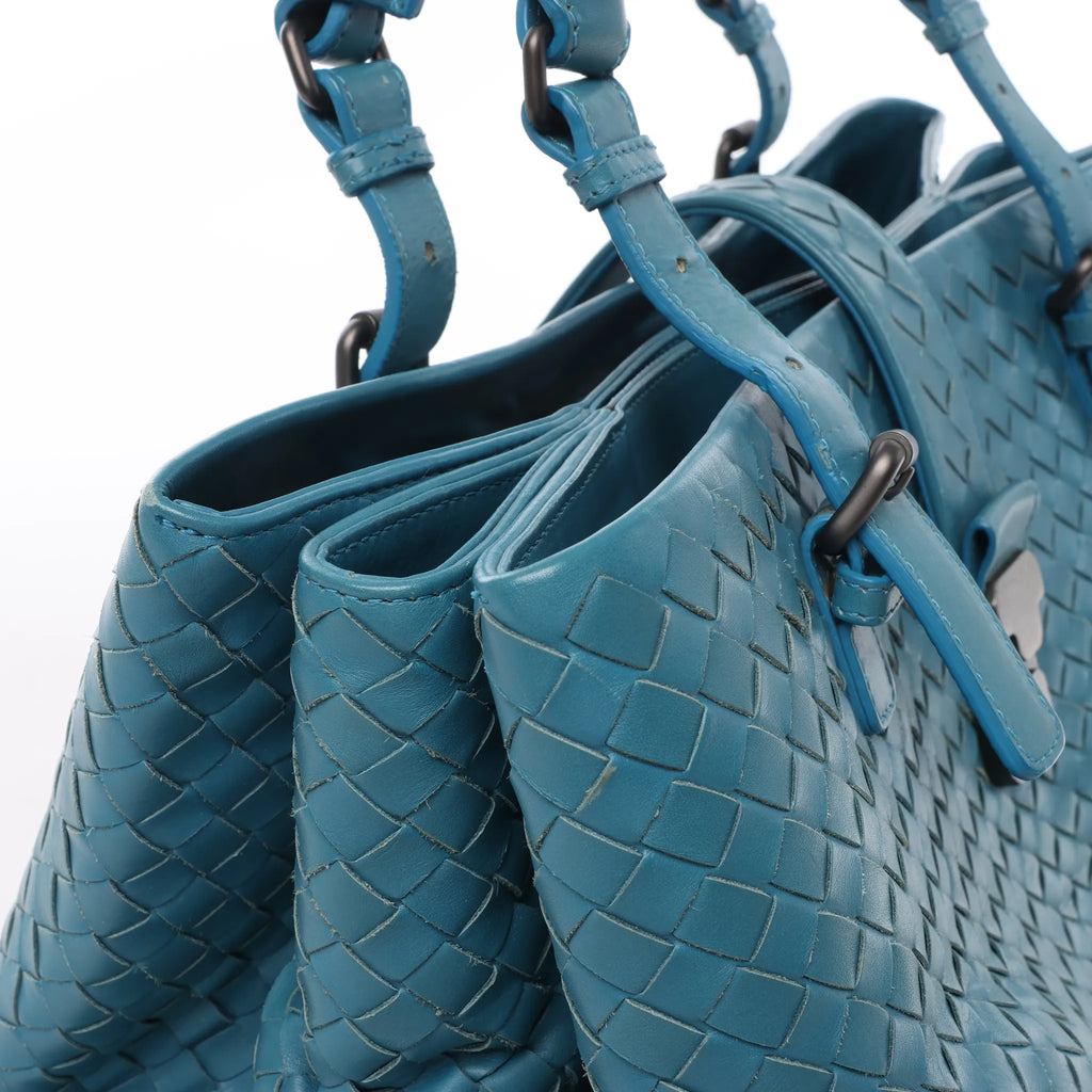 Bottega Veneta Intrecciato Roma Leather Handbag in Blue