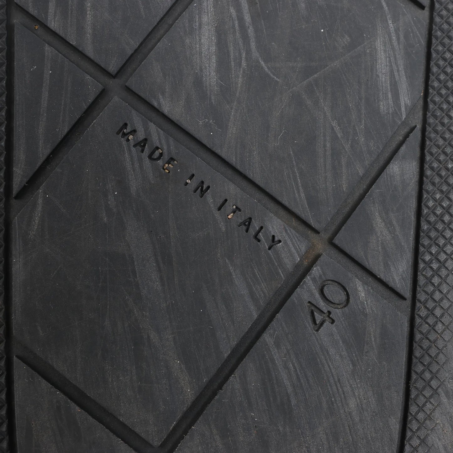 Bottega Veneta Intrecciato Rubber BV Flache Pantoletten in Schwarz, Größe 40 EU