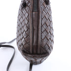 Bolso cruzado Bottega Veneta Cassette Maxi Intrecciato de piel en color beis