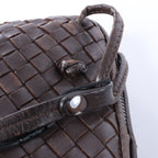 Bolso cruzado Bottega Veneta Cassette Maxi Intrecciato de piel en color beis