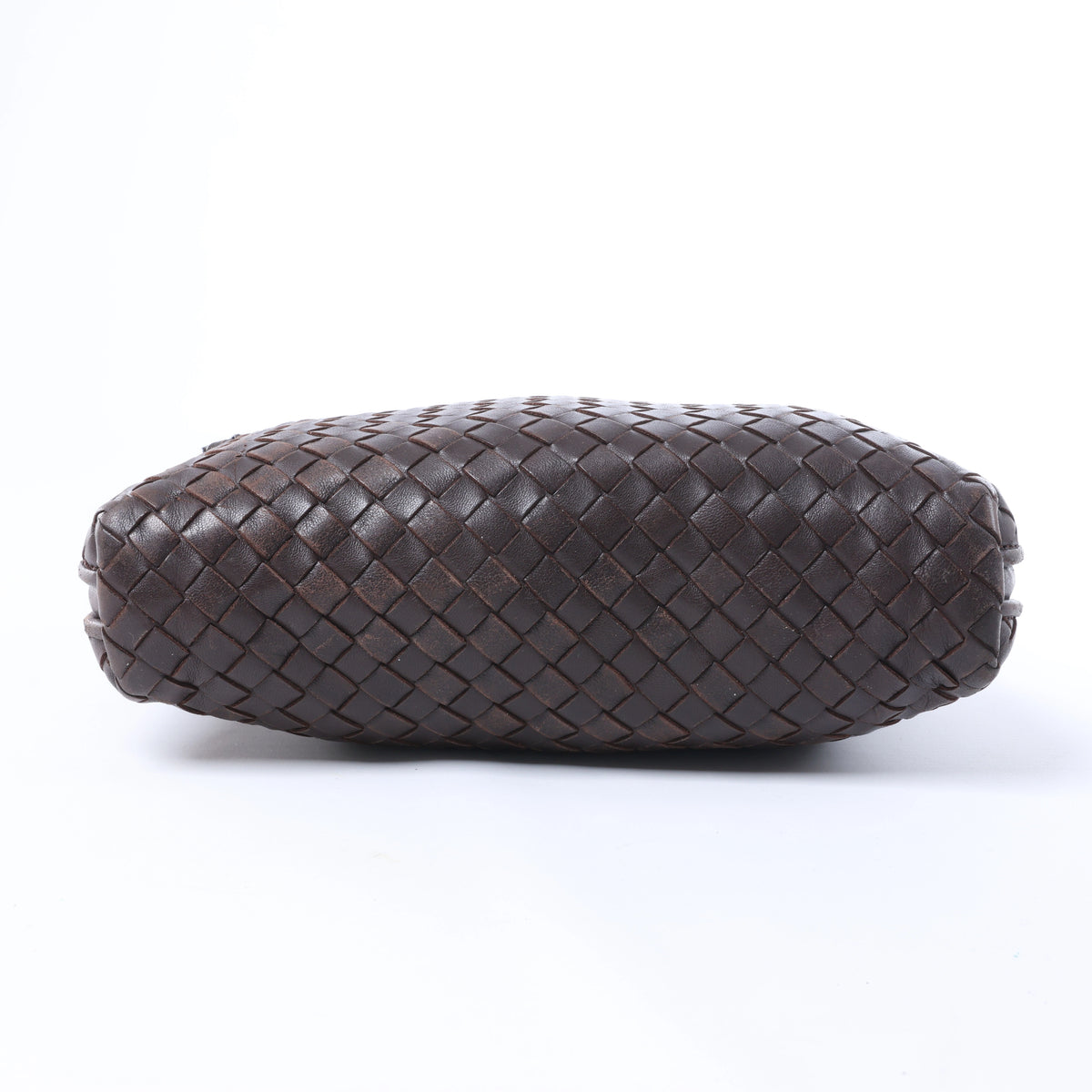 Bolso cruzado Bottega Veneta Cassette Maxi Intrecciato de piel en color beis