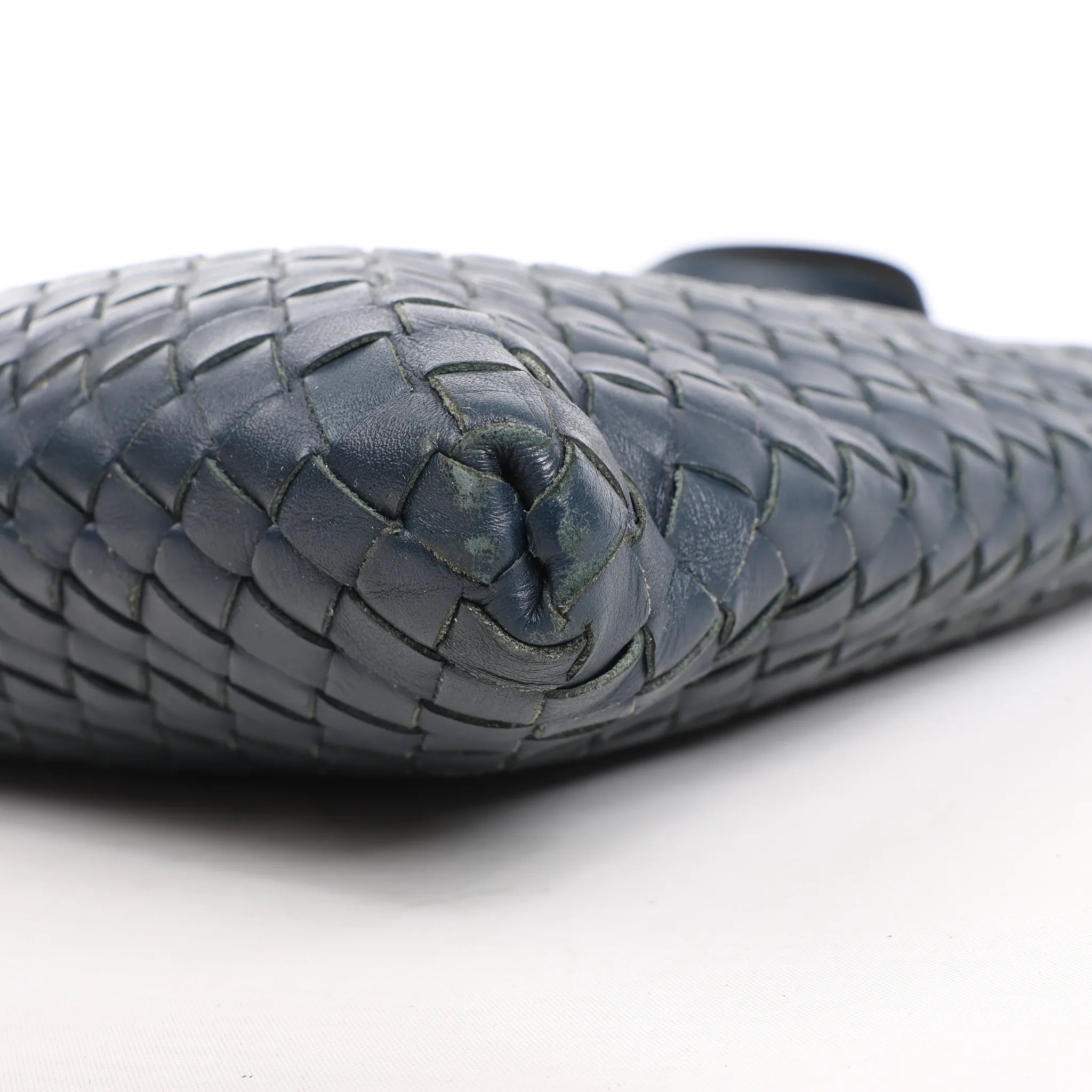 Bottega Veneta VN Intrecciato Crossbody Messenger Bag in Navy Blue