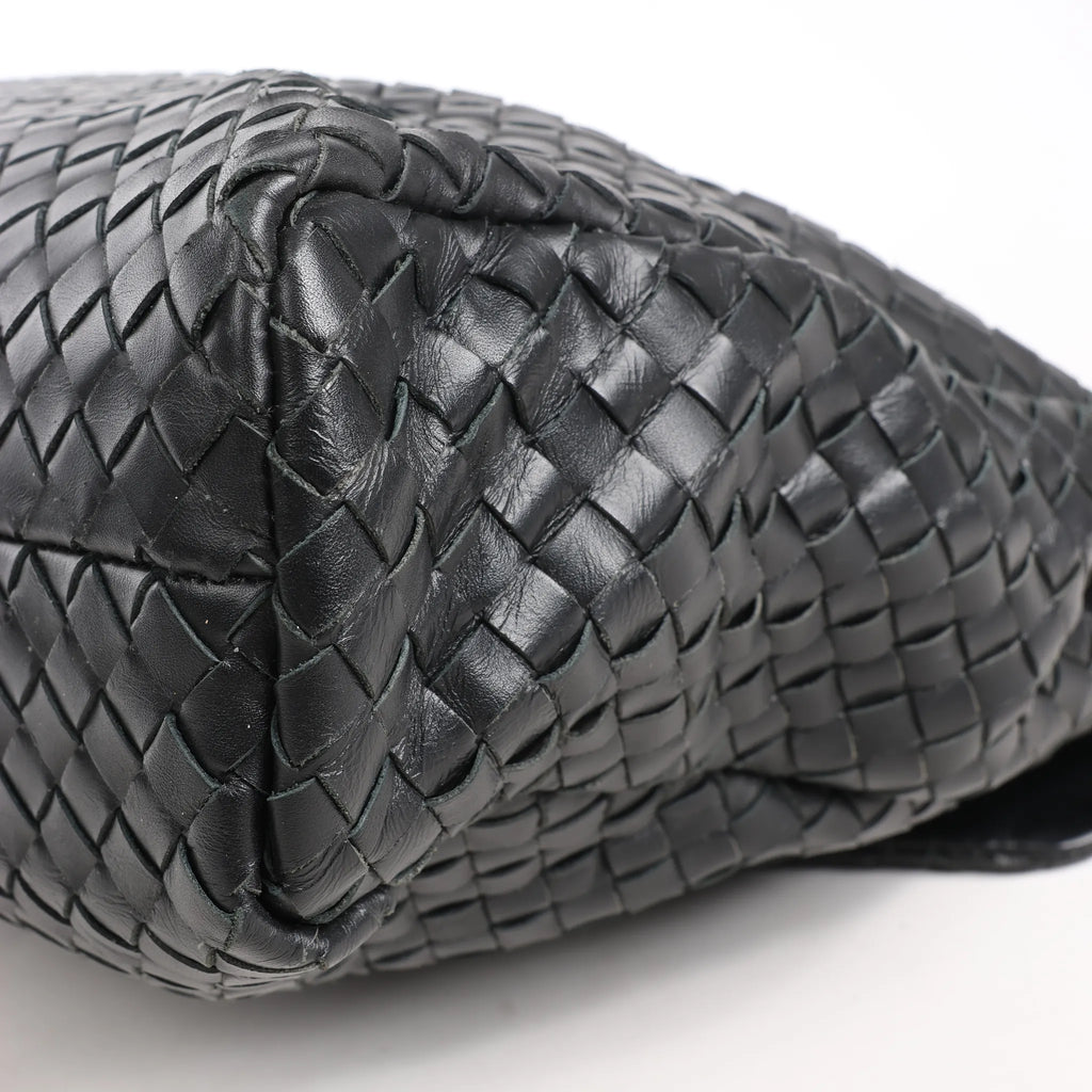 Bottega Veneta Intrecciato Leather Handbag in Black