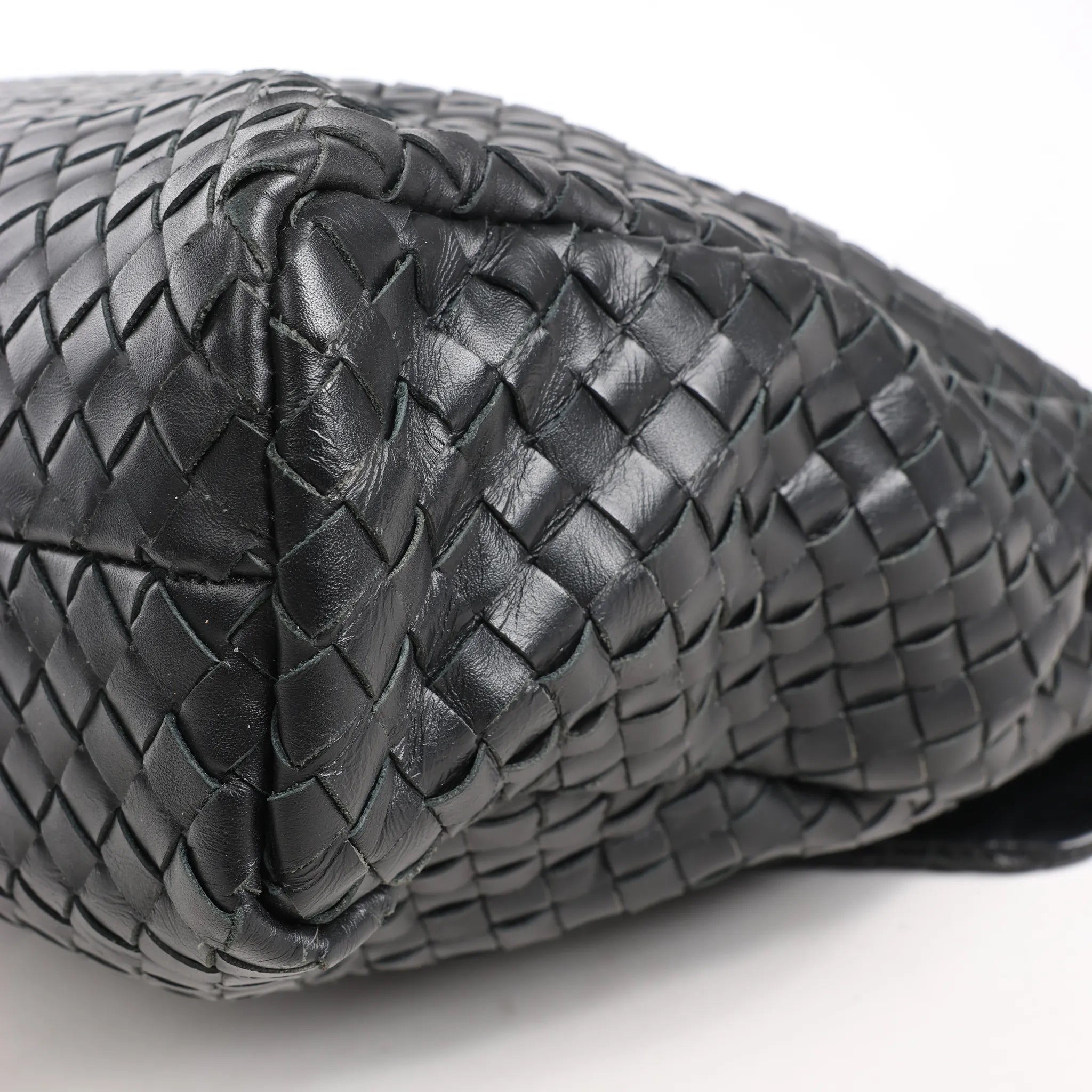 Bottega Veneta Intrecciato Leather Handbag in Black