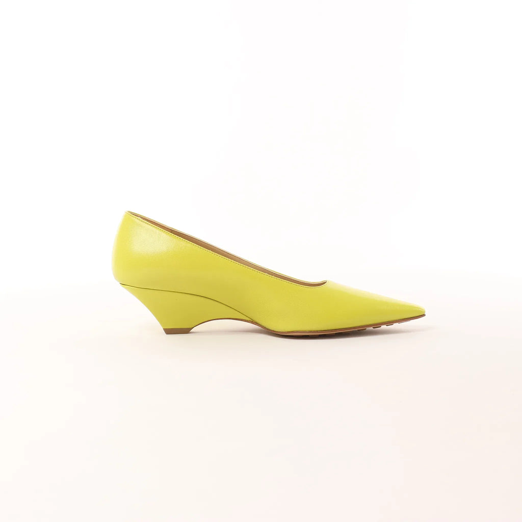 Bottega Veneta Leather Pointed Heels in Yellow, Size 37 EU