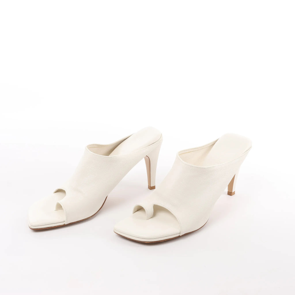 Bottega Veneta Mule Heel Toe Ring Leather in White, Size 39 EU
