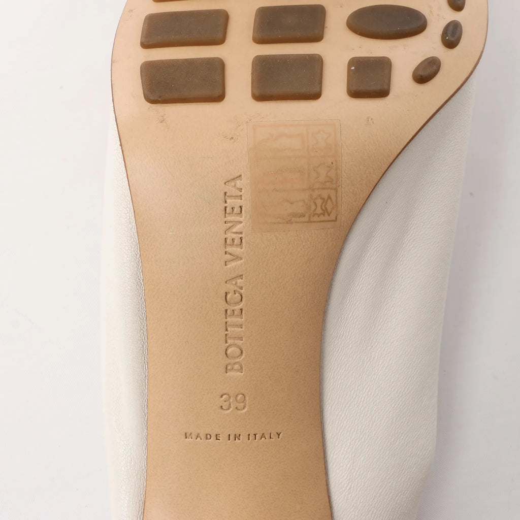 Bottega Veneta Mule Heel Toe Ring Leather in White, Size 39 EU