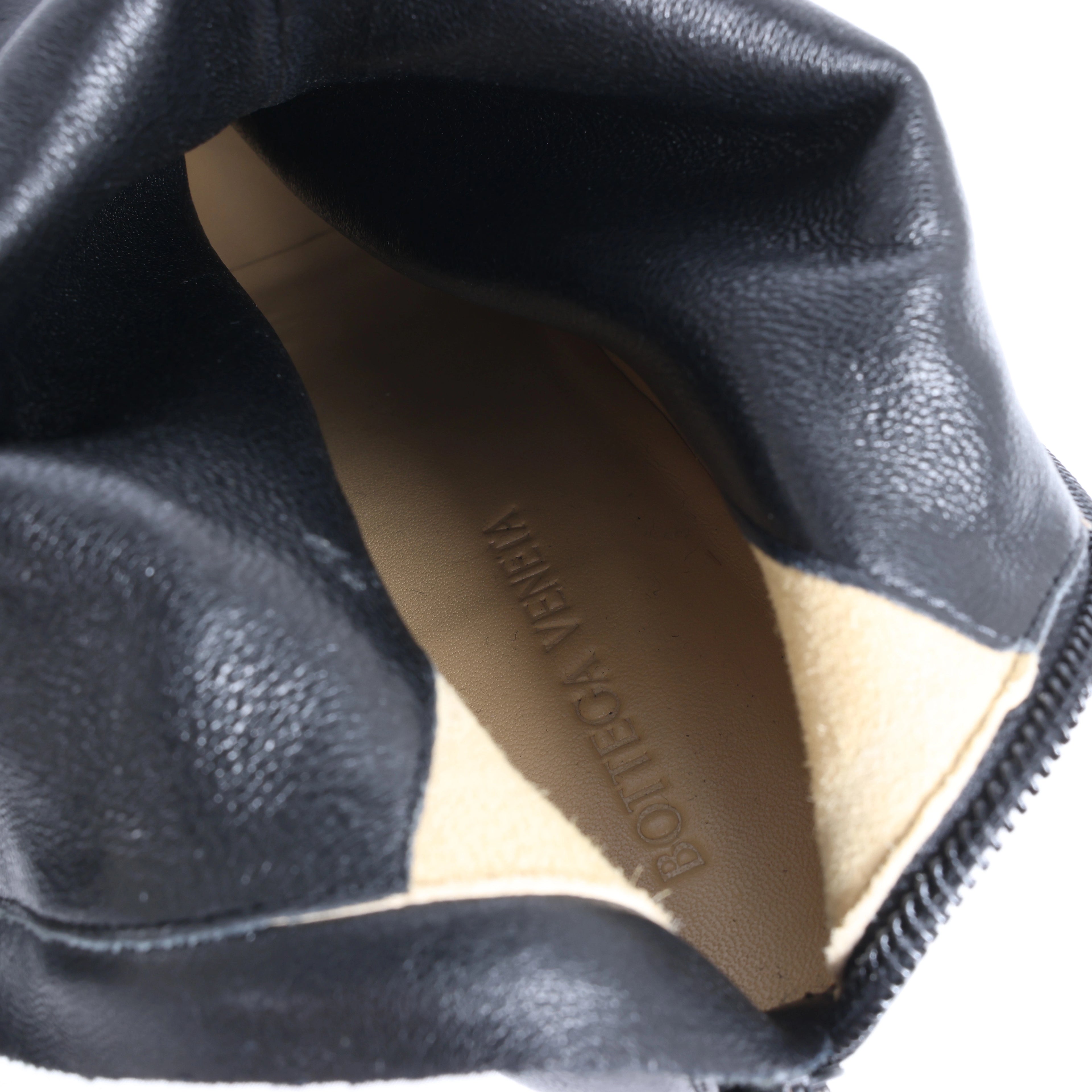 Bottega Veneta Leather Ankle Boots in Black ITZTQ99VEQTC, Size EU 38.5