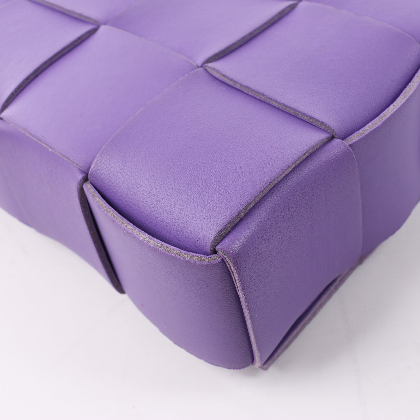 Bottega Veneta Maxi Intrecciato Cassette Leather Shoulder Bag in Purple