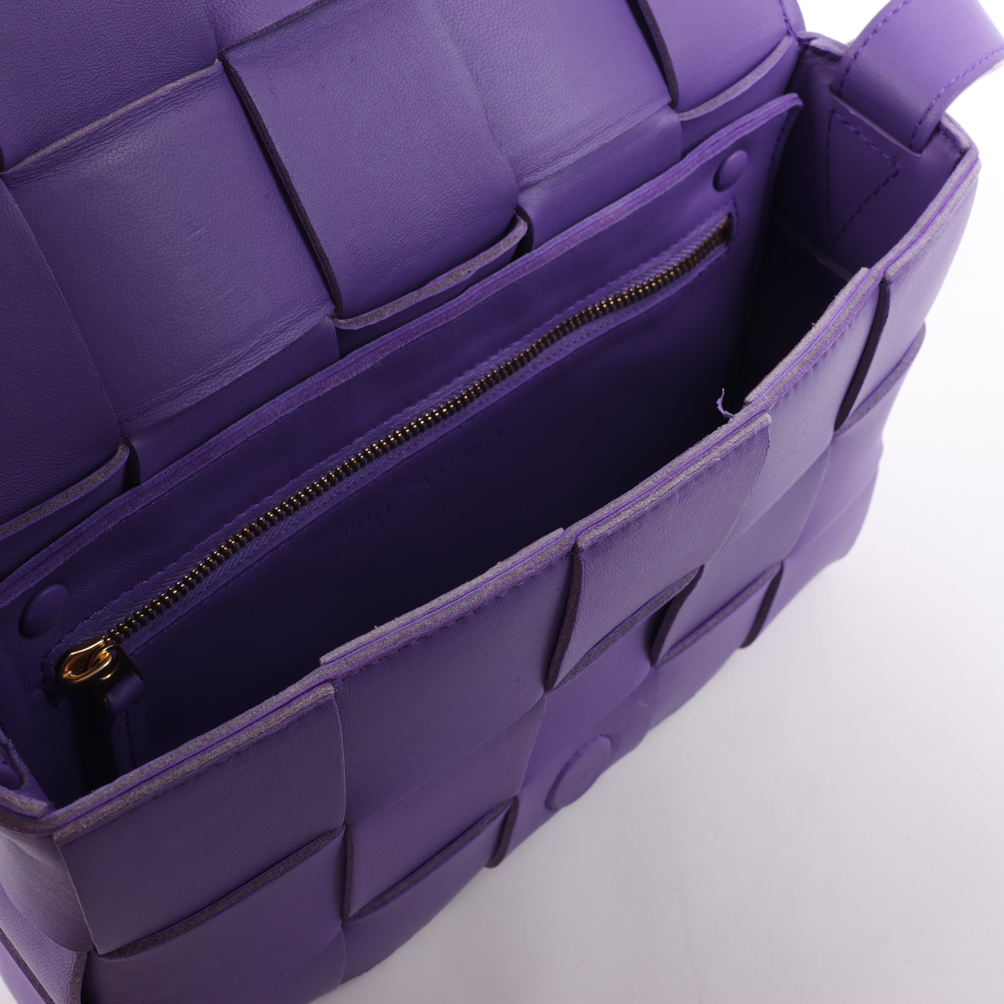 Bottega Veneta Maxi Intrecciato Cassette Leather Shoulder Bag in Purple