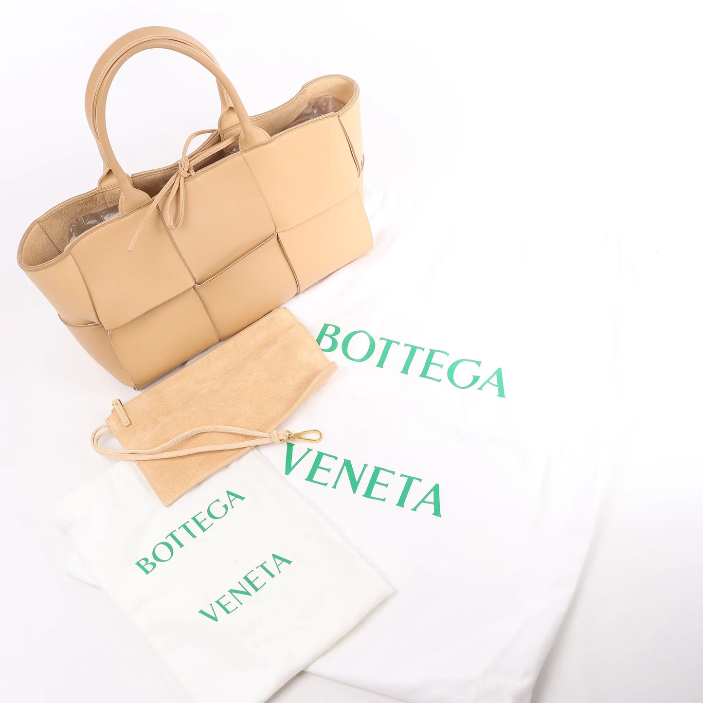 Bottega Veneta Nappa Maxi Intrecciato Medium Arco Handbag in Beige