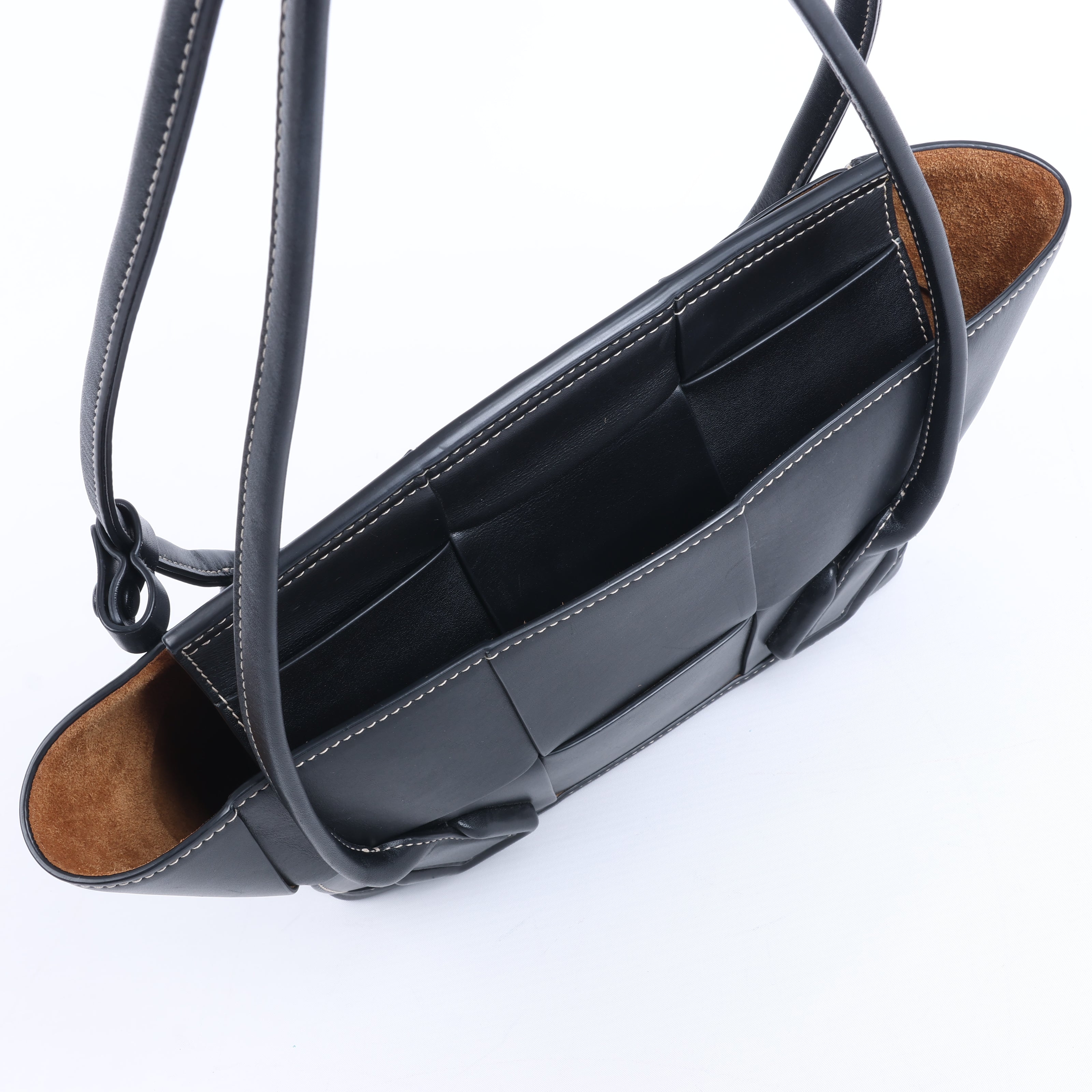 Bottega Veneta Arco Maxi Intrecciato Leather Handbag in Black