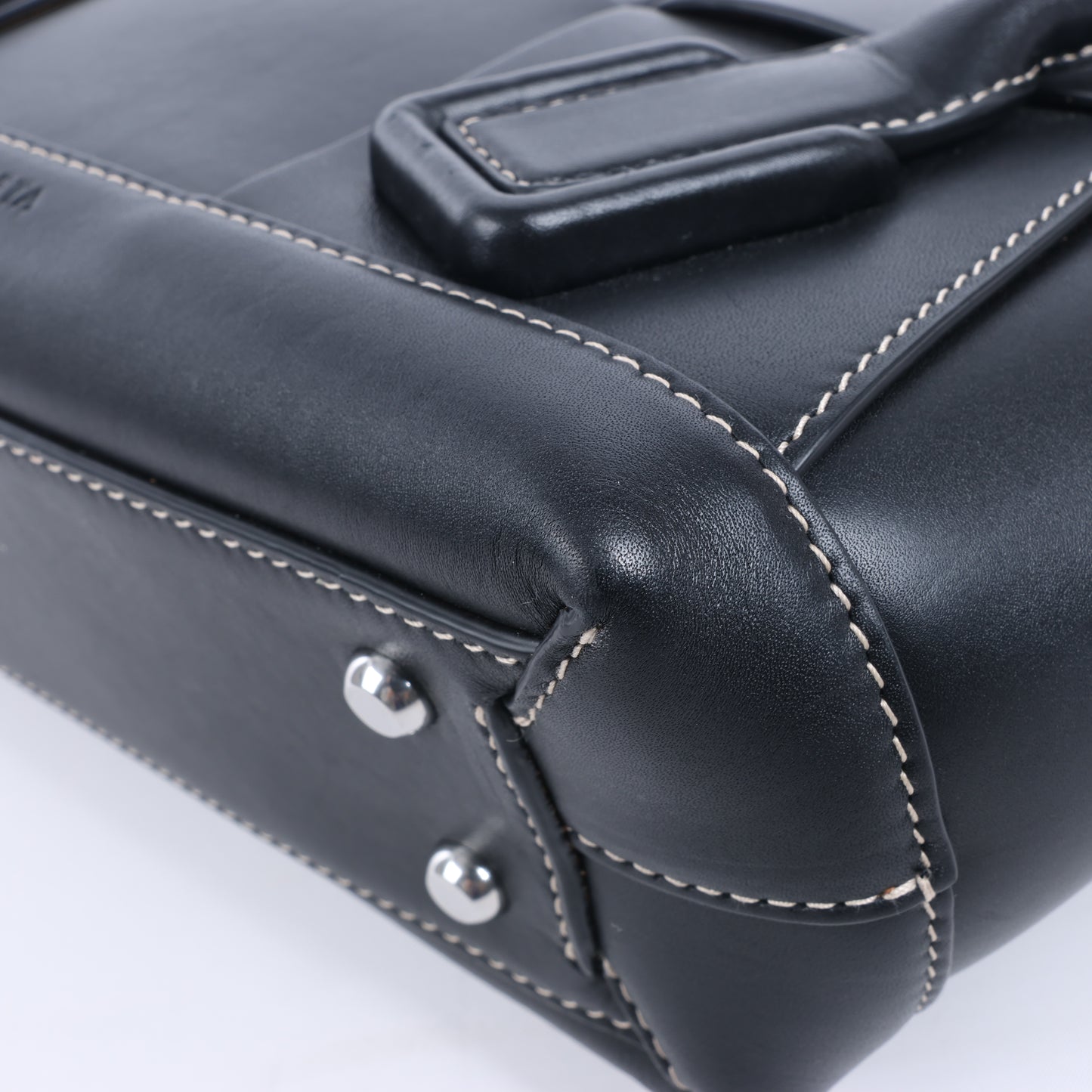 Bottega Veneta Arco Maxi Intrecciato Leather Handbag in Black