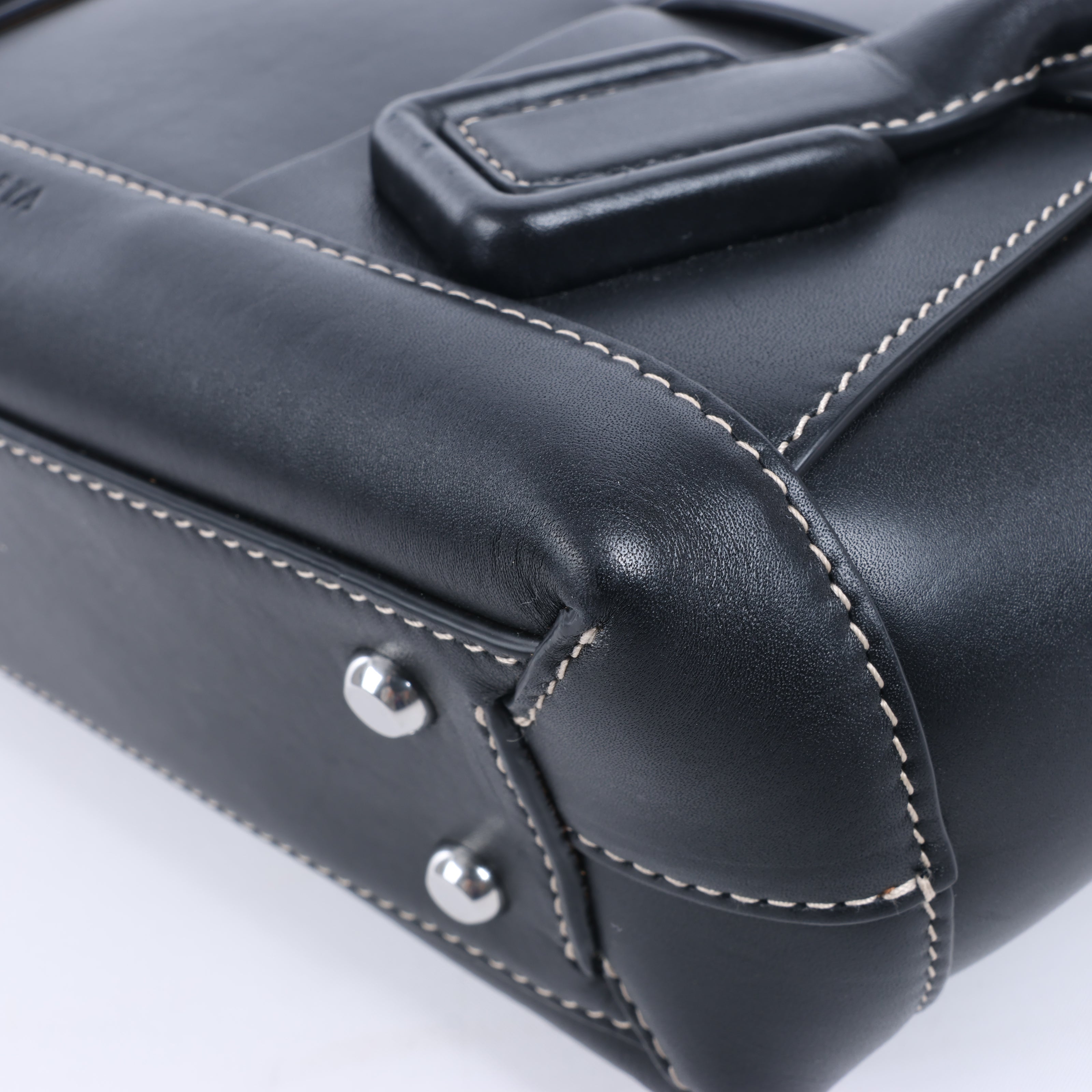 Bottega Veneta Arco Maxi Intrecciato Leather Handbag in Black