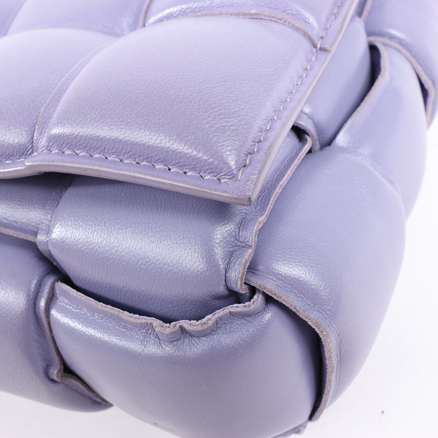 Bottega Veneta Padded Cassette Maxi Intrecciato Leather Shoulder Bag in Purple