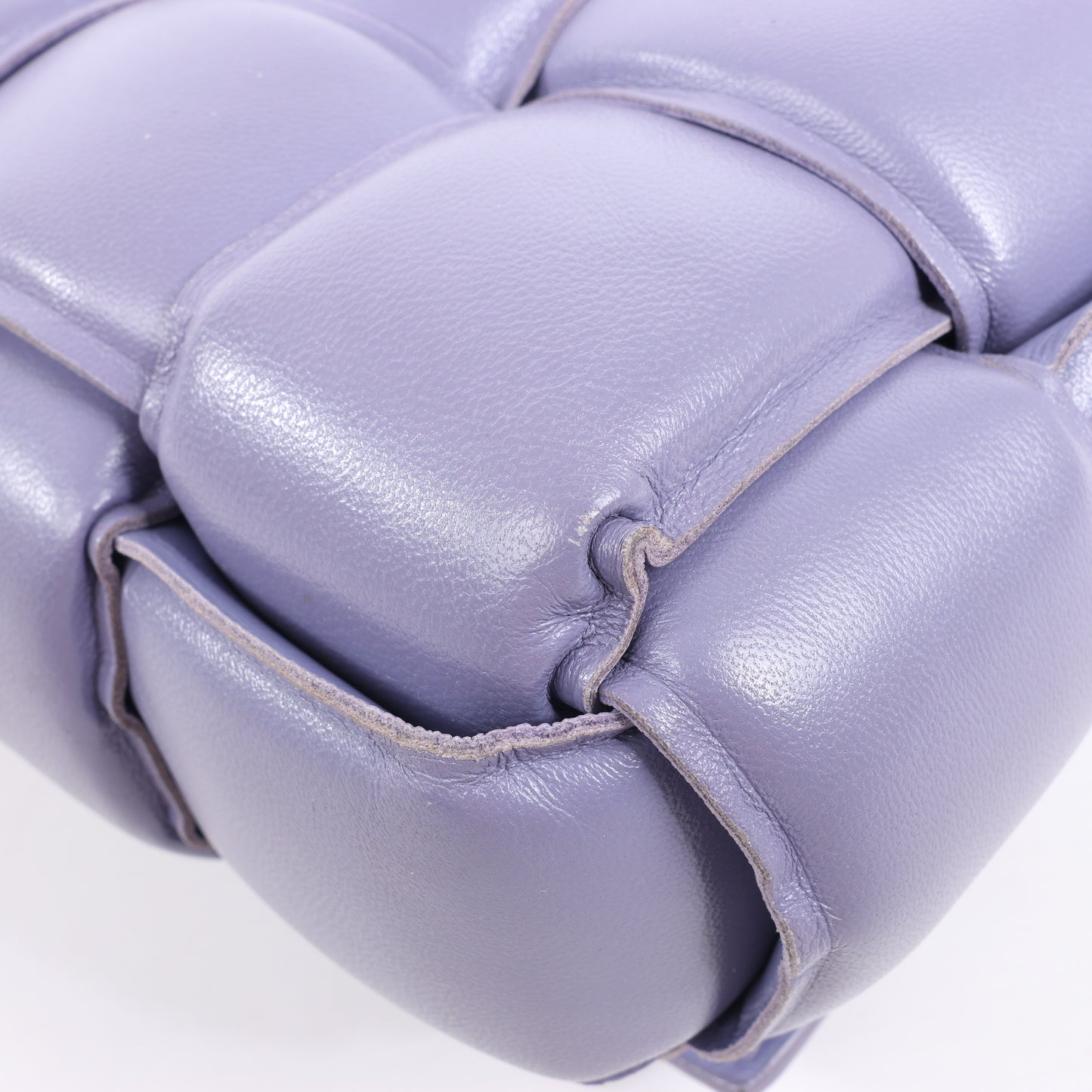 Bottega Veneta Padded Cassette Maxi Intrecciato Leather Shoulder Bag in Purple