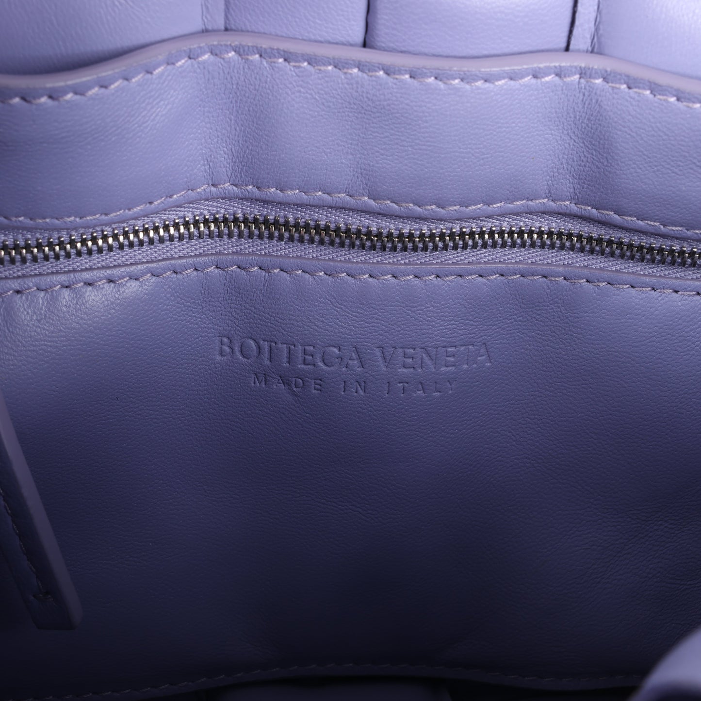 Bottega Veneta Padded Cassette Maxi Intrecciato Leather Shoulder Bag in Purple