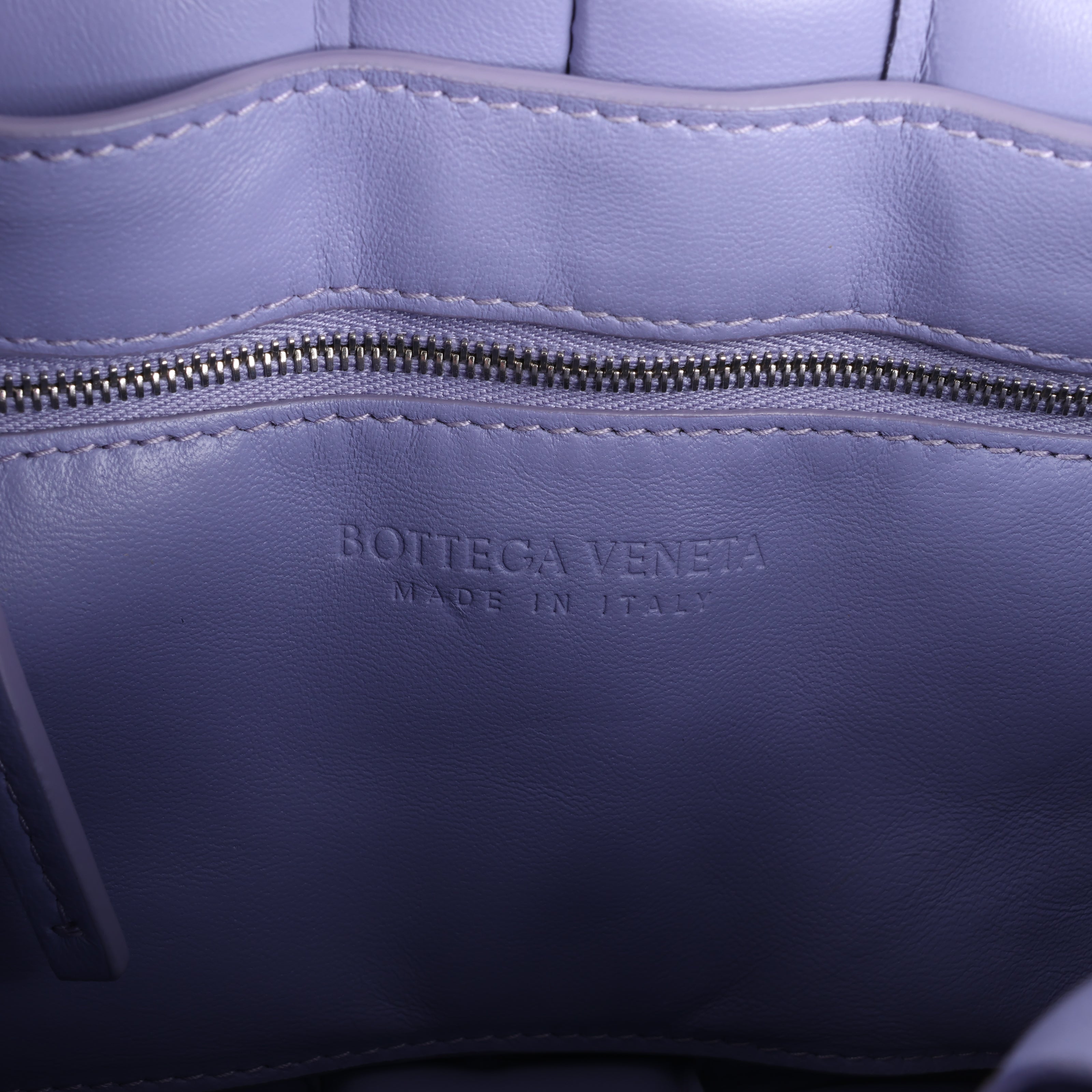 Bottega Veneta Padded Cassette Maxi Intrecciato Leather Shoulder Bag in Purple