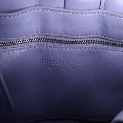 Bottega Veneta gepolsterte Kassetten-Maxi-Schultertasche aus Intrecciato-Leder in Lila