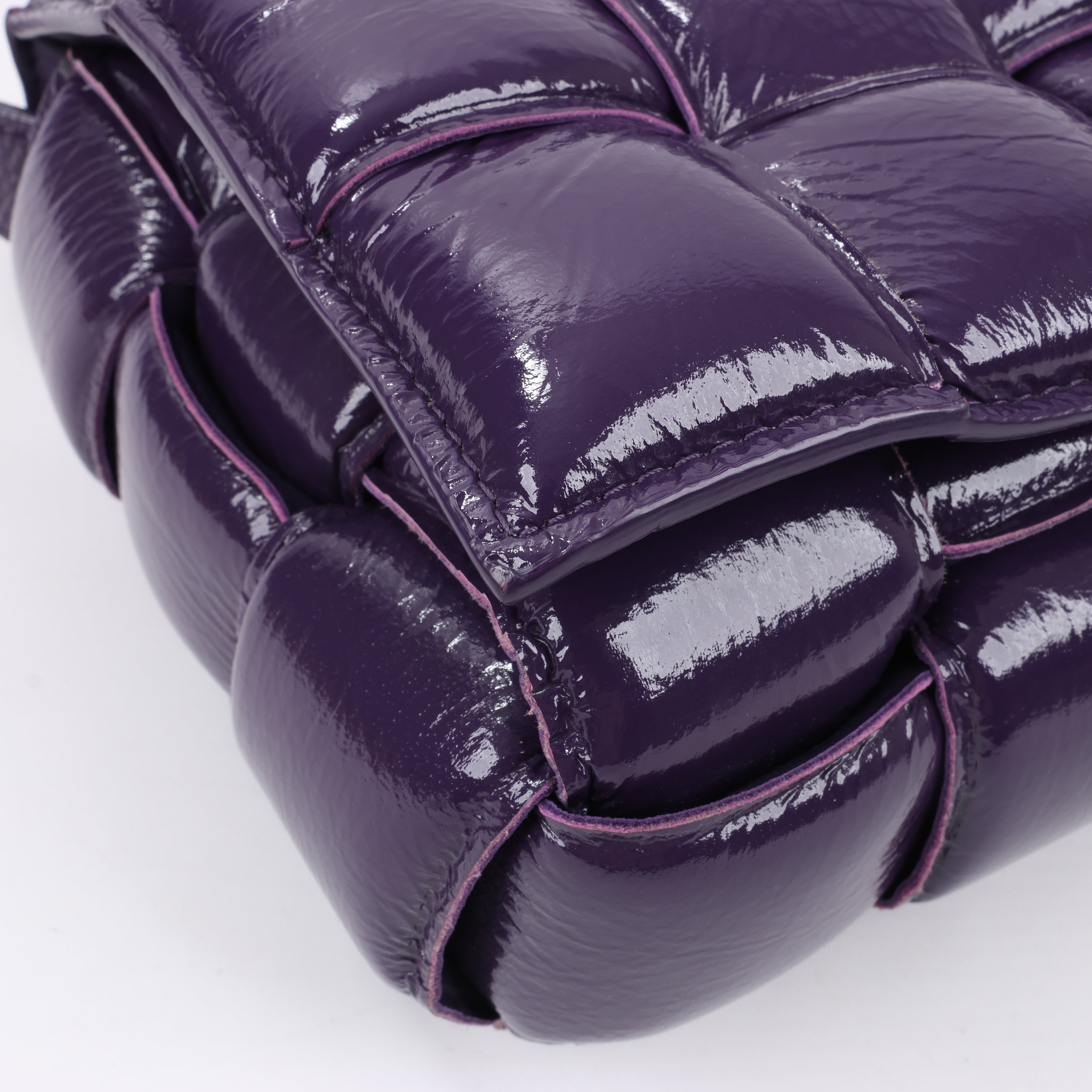 Bottega Veneta Padded Cassette Maxi Intrecciato Leather Shoulder Bag in Purple