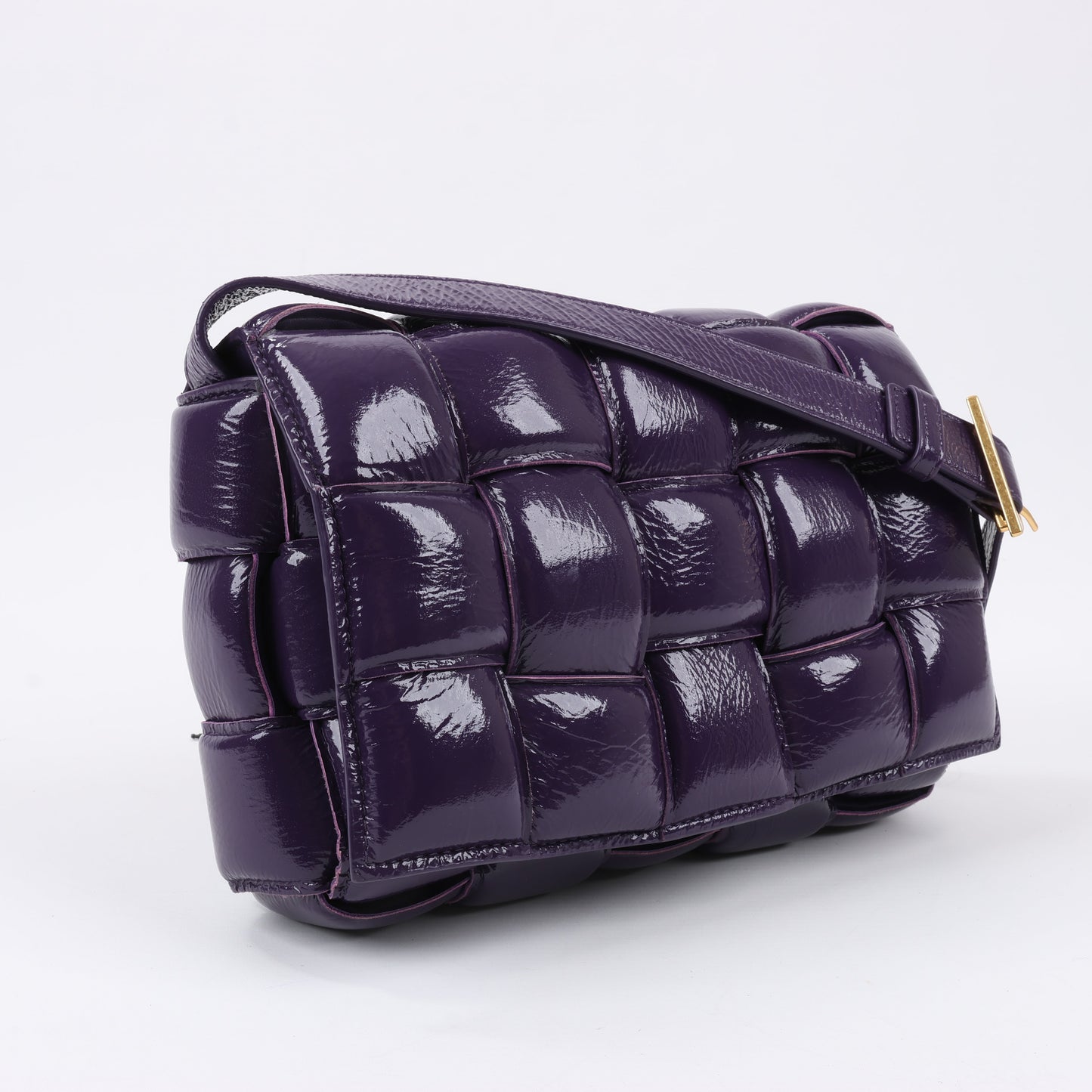 Bottega Veneta Padded Cassette Maxi Intrecciato Leather Shoulder Bag in Purple