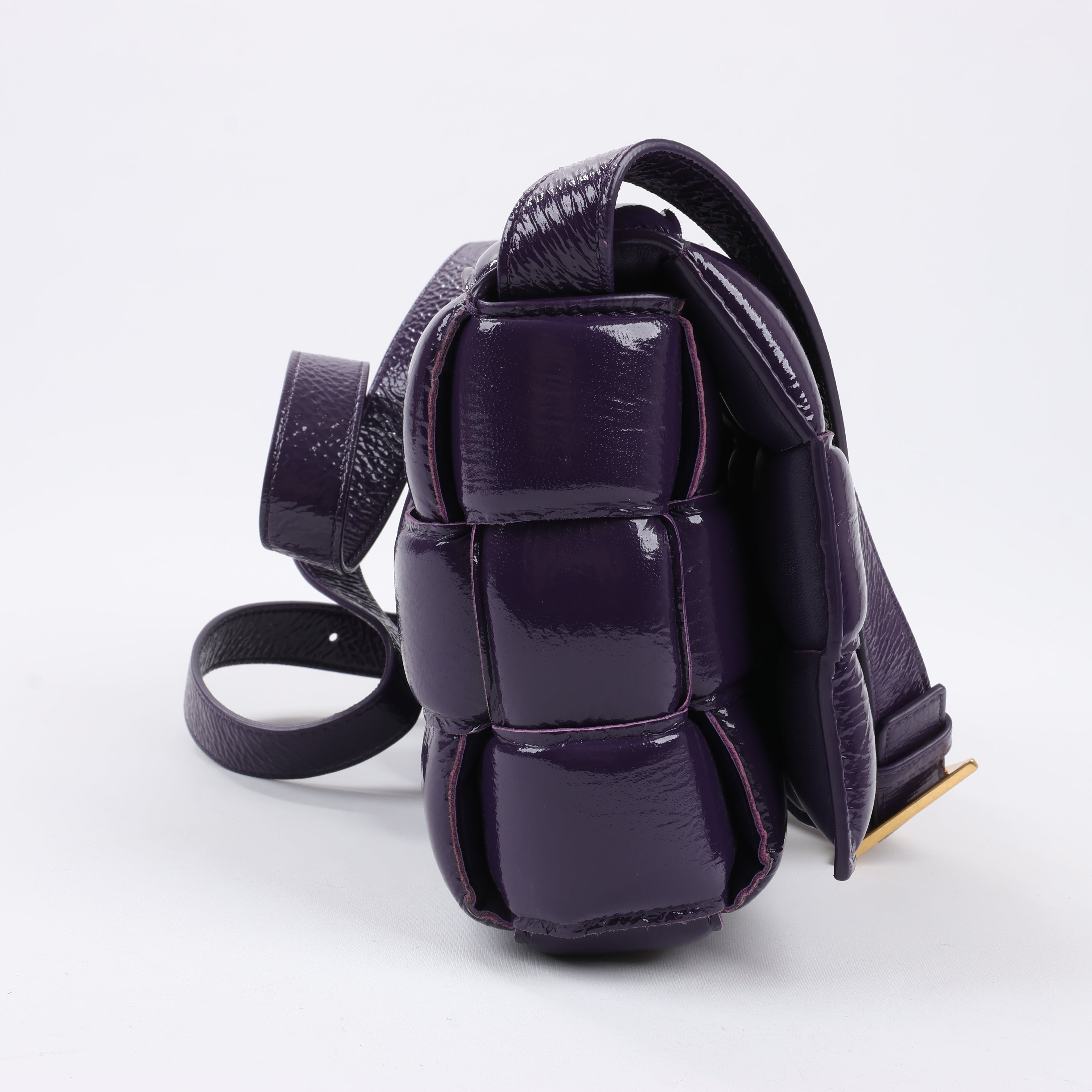 Bottega Veneta Padded Cassette Maxi Intrecciato Leather Shoulder Bag in Purple