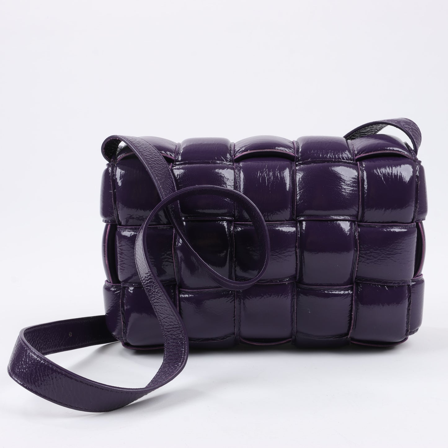 Bottega Veneta Padded Cassette Maxi Intrecciato Leather Shoulder Bag in Purple