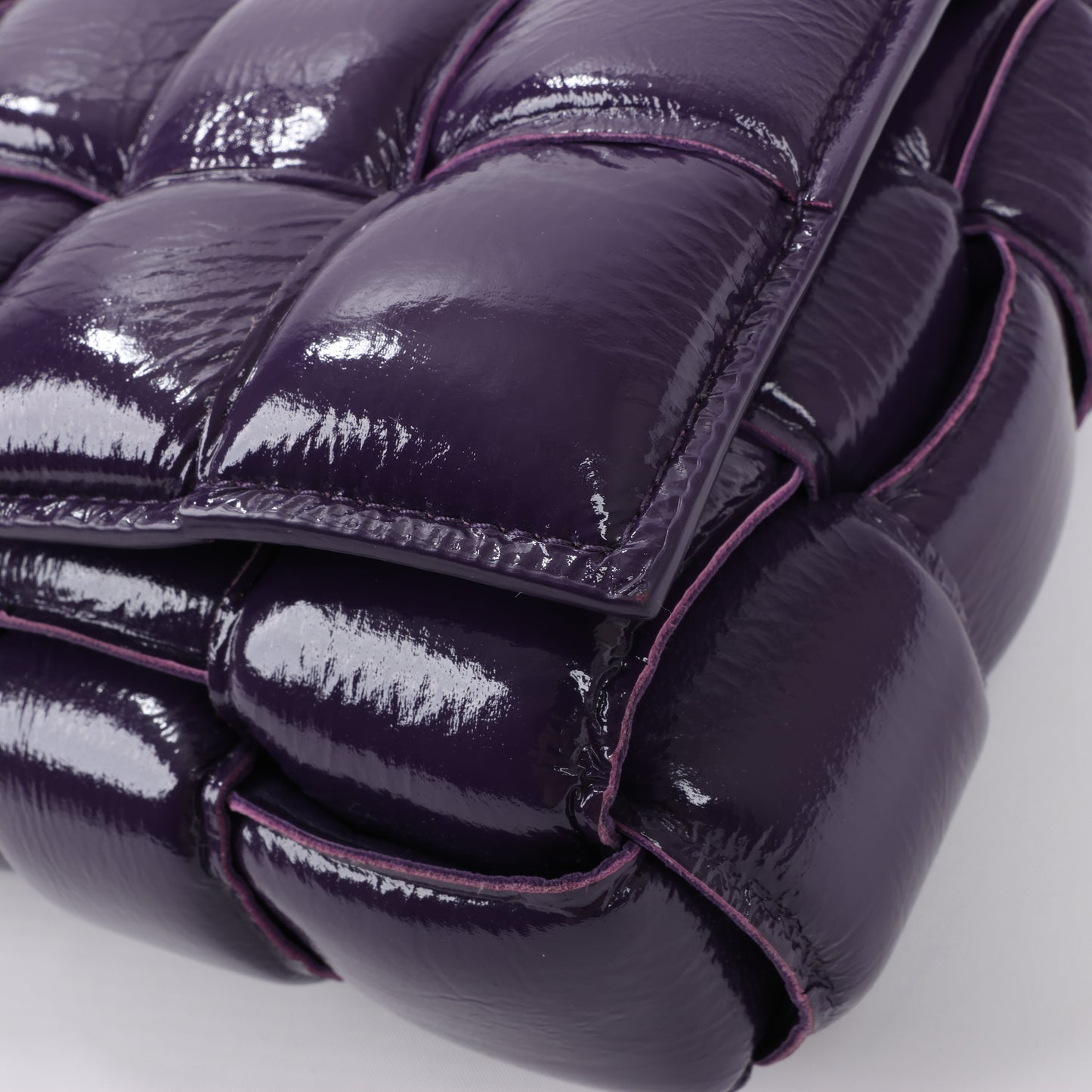 Bottega Veneta Padded Cassette Maxi Intrecciato Leather Shoulder Bag in Purple