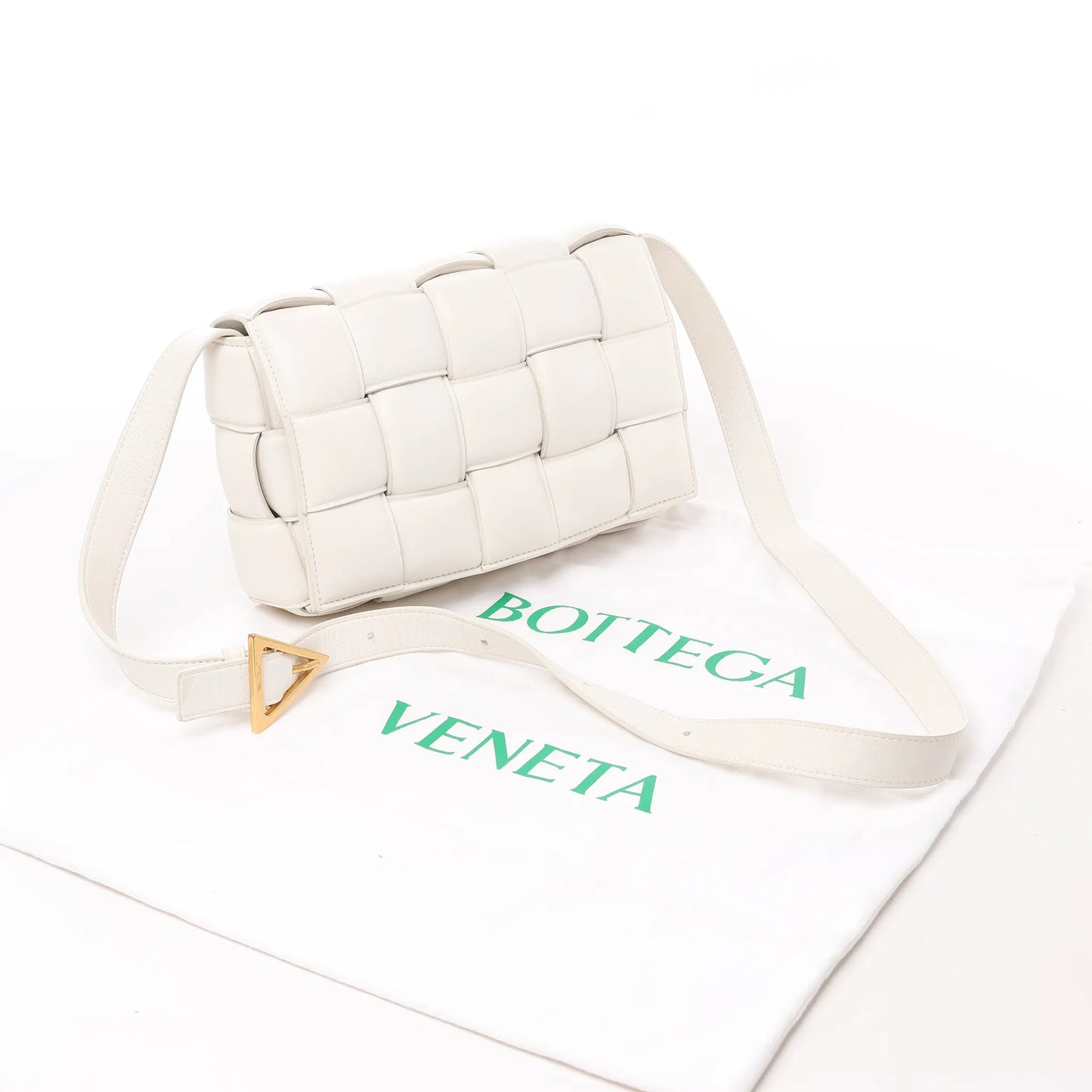 Bottega Veneta Padded Cassette Maxi Intrecciato Leather Shoulder Bag in Ecru