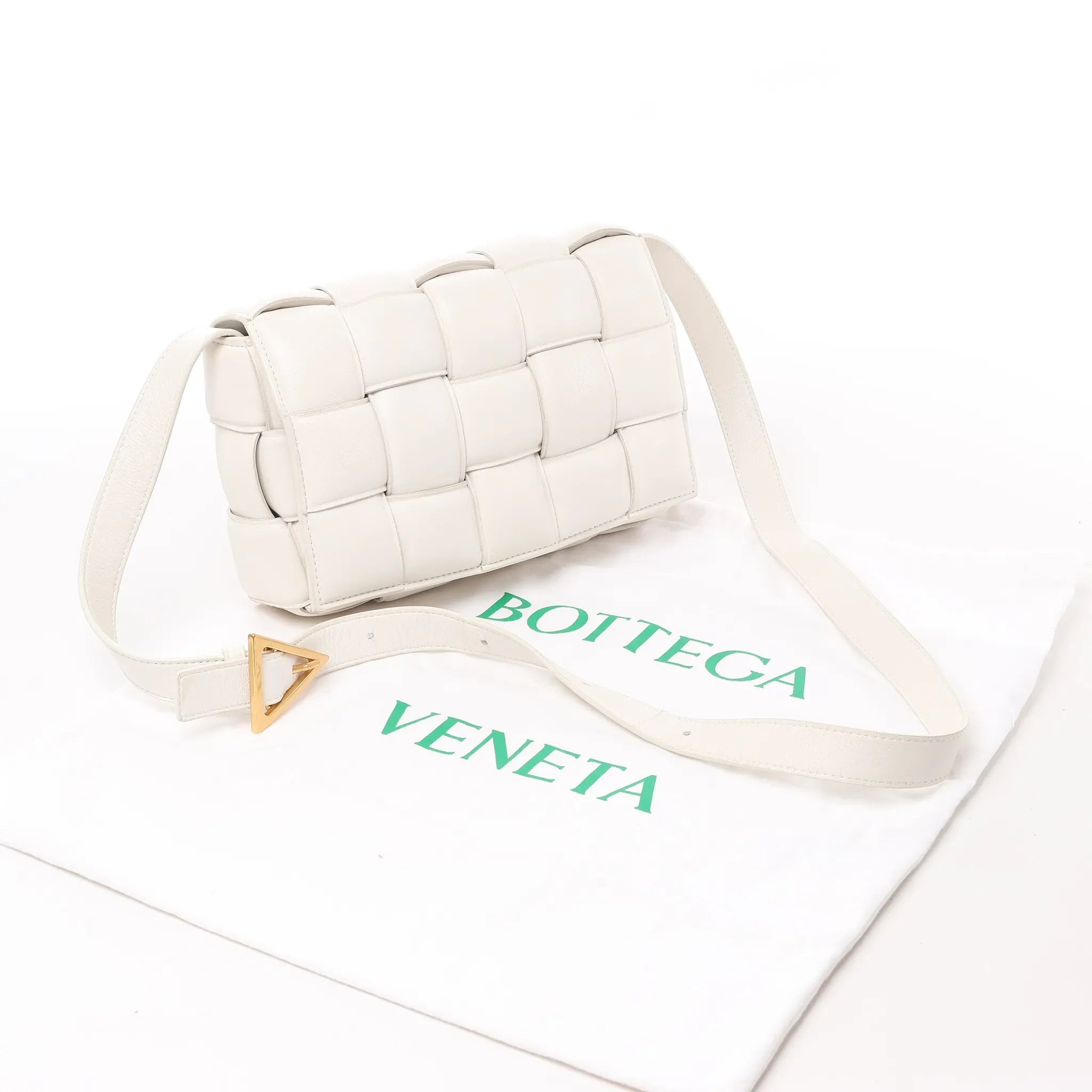 Bottega Veneta Padded Cassette Maxi Intrecciato Leather Shoulder Bag in Ecru