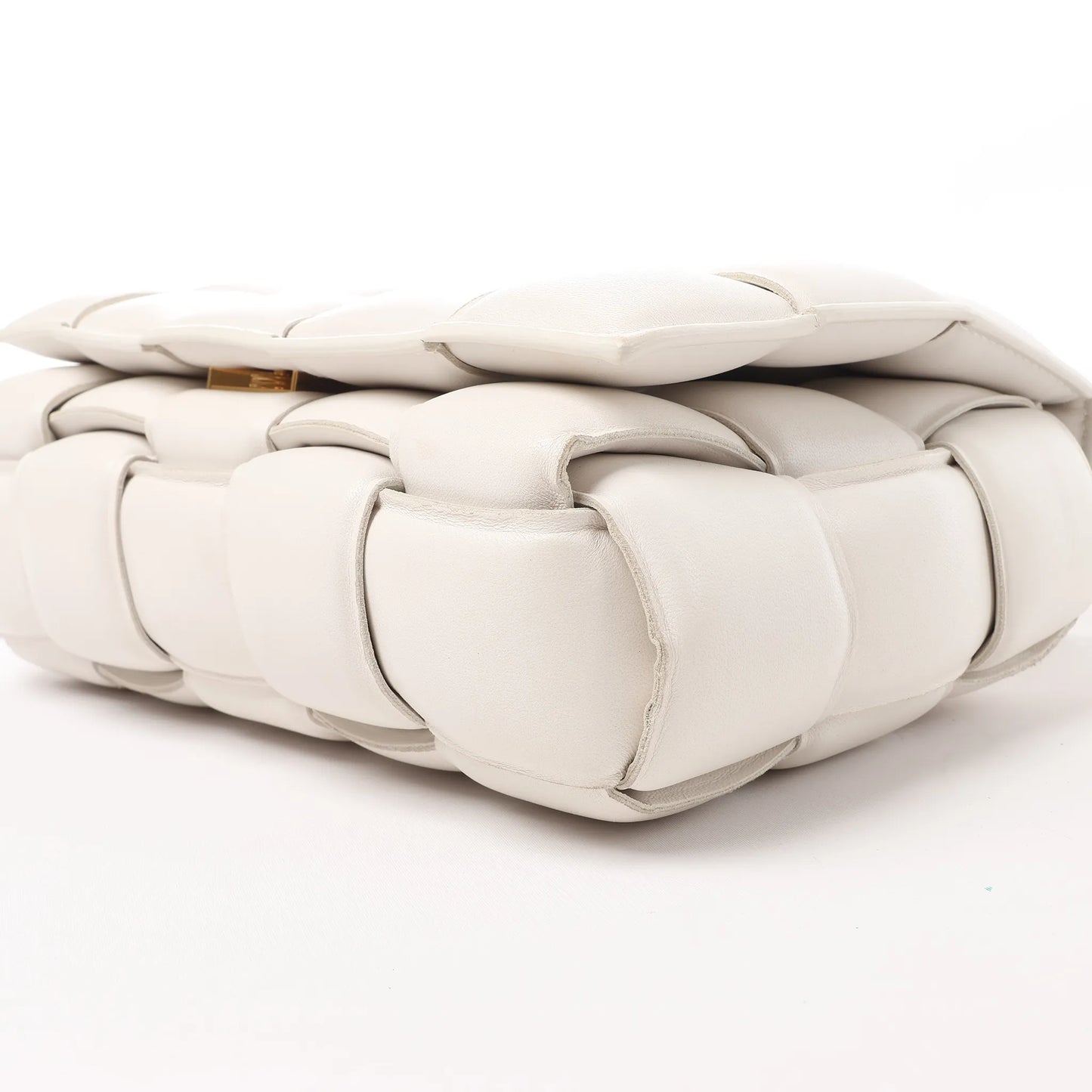 Bottega Veneta Padded Cassette Maxi Intrecciato Leather Shoulder Bag in Ecru