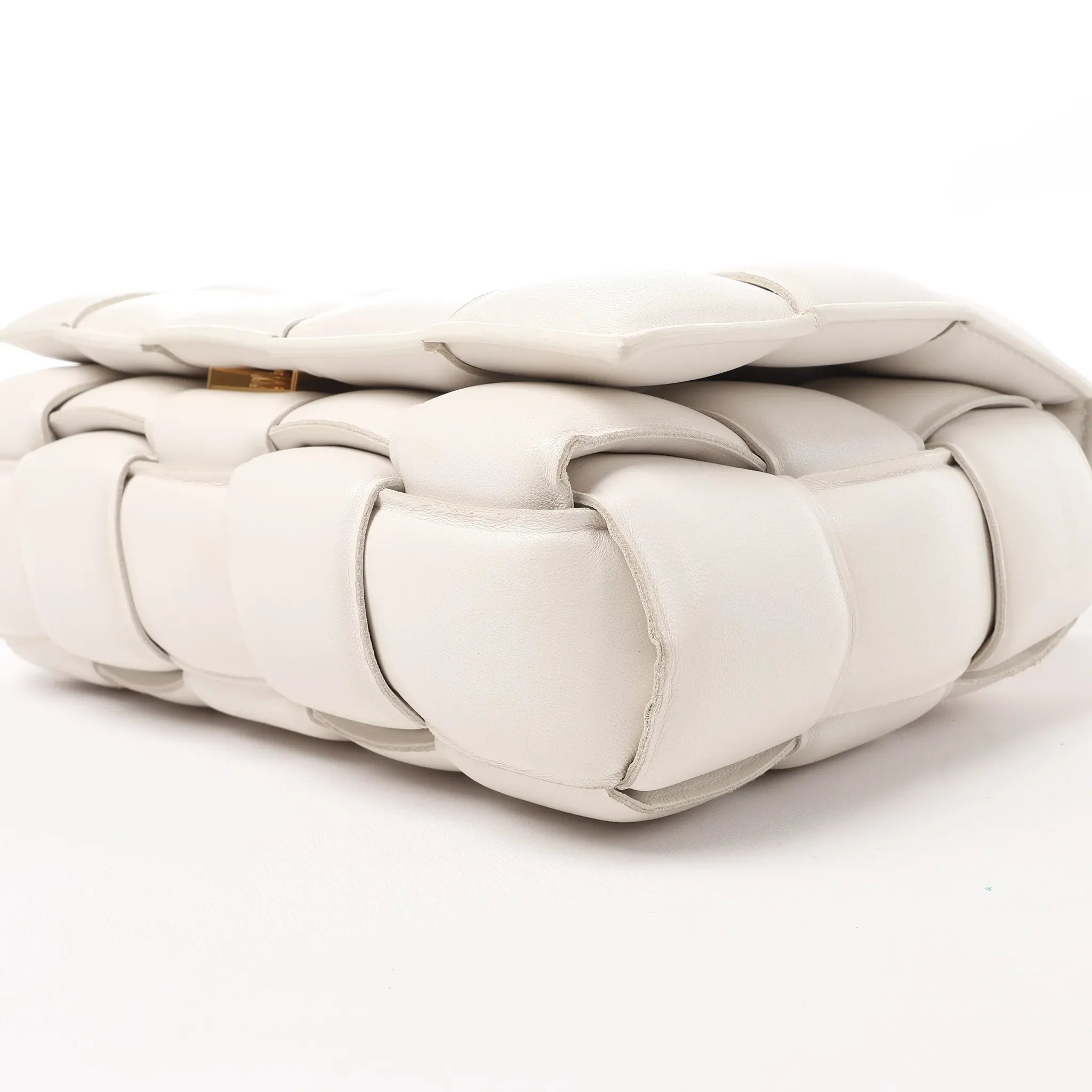 Bottega Veneta Padded Cassette Maxi Intrecciato Leather Shoulder Bag in Ecru
