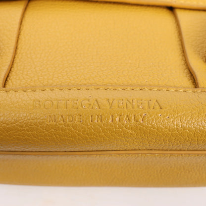 Bottega Veneta Mini Arco Maxi Intrecciato Lederhandtasche in Gelb