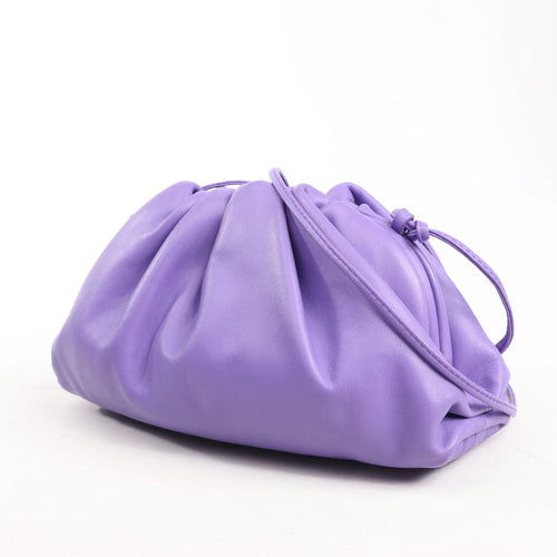 Bolso bandolera de piel Bottega Veneta Mini The Pouch en morado