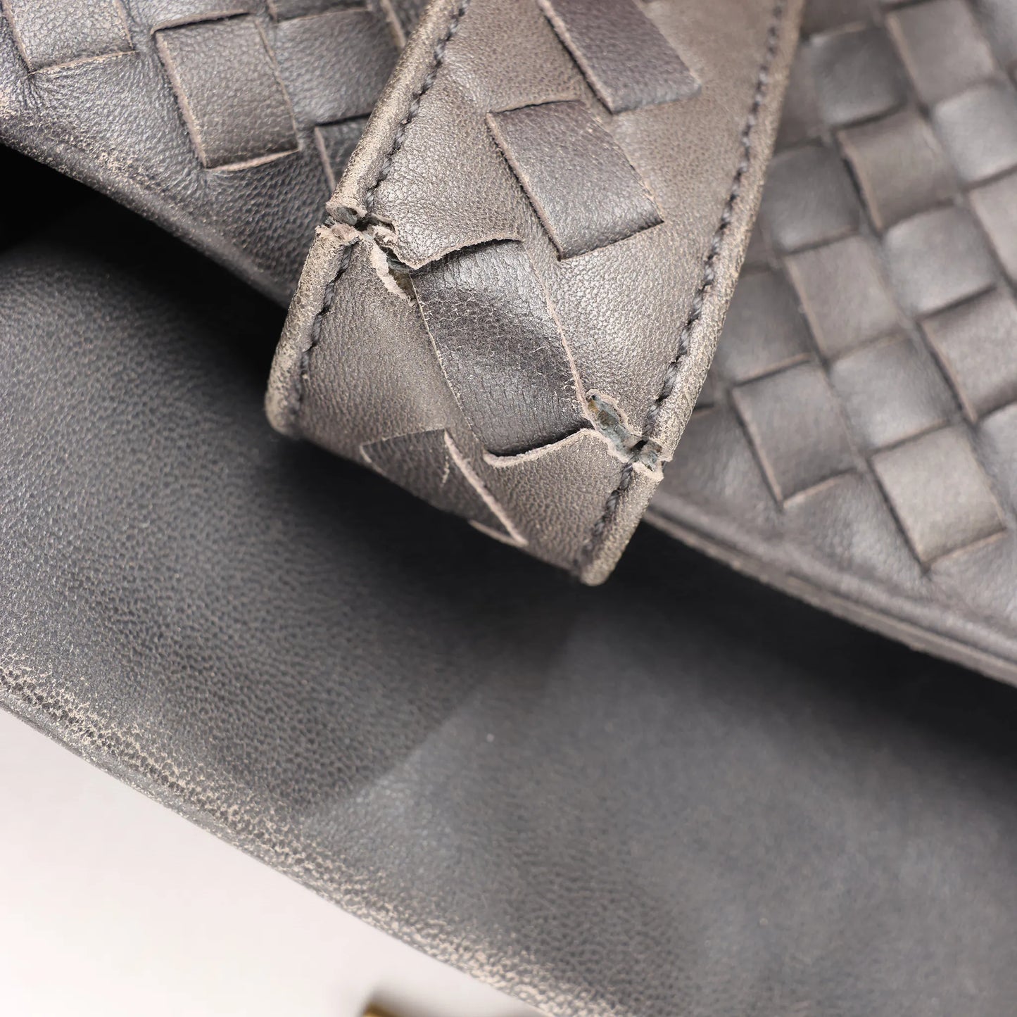 Bottega Veneta Intrecciato Roma Leather Handbag in Gray