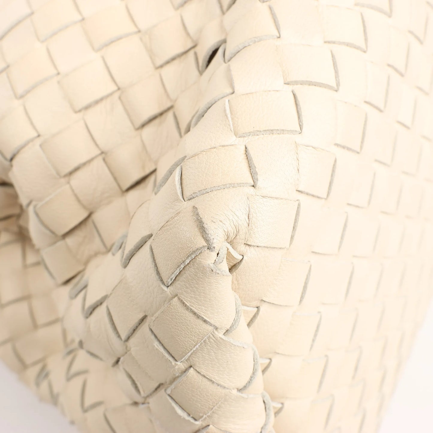 Bottega Veneta Intrecciato Roma Leather Handbag in Beige 171265