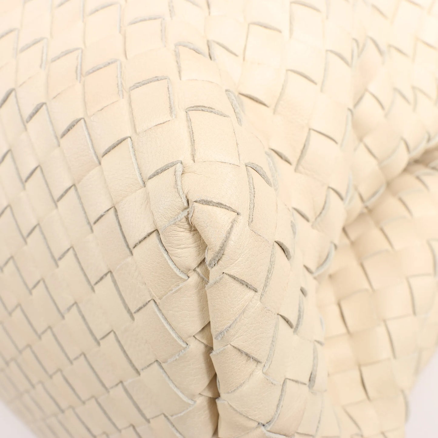 Bottega Veneta Intrecciato Roma Leather Handbag in Beige 171265