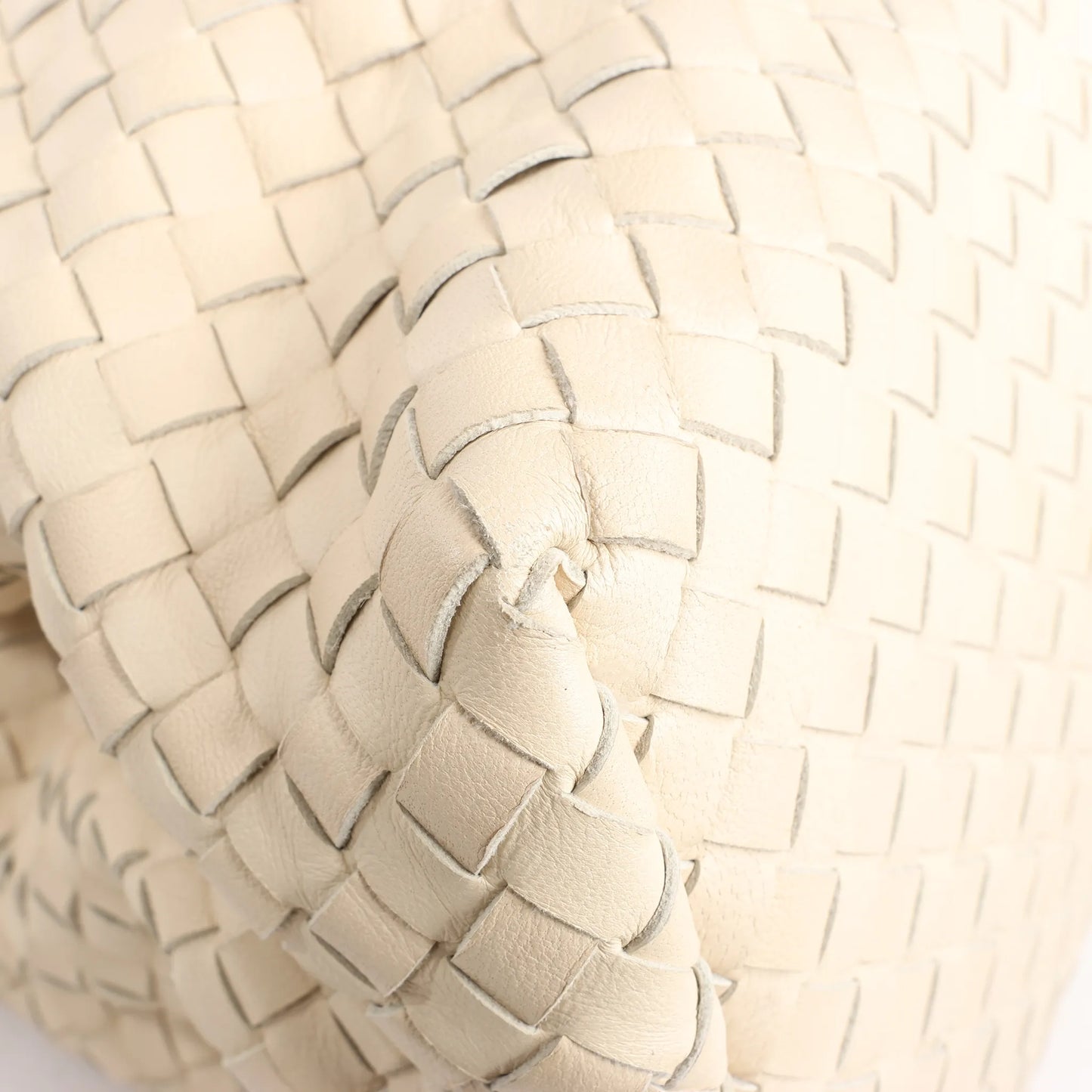 Bottega Veneta Intrecciato Roma Leather Handbag in Beige 171265