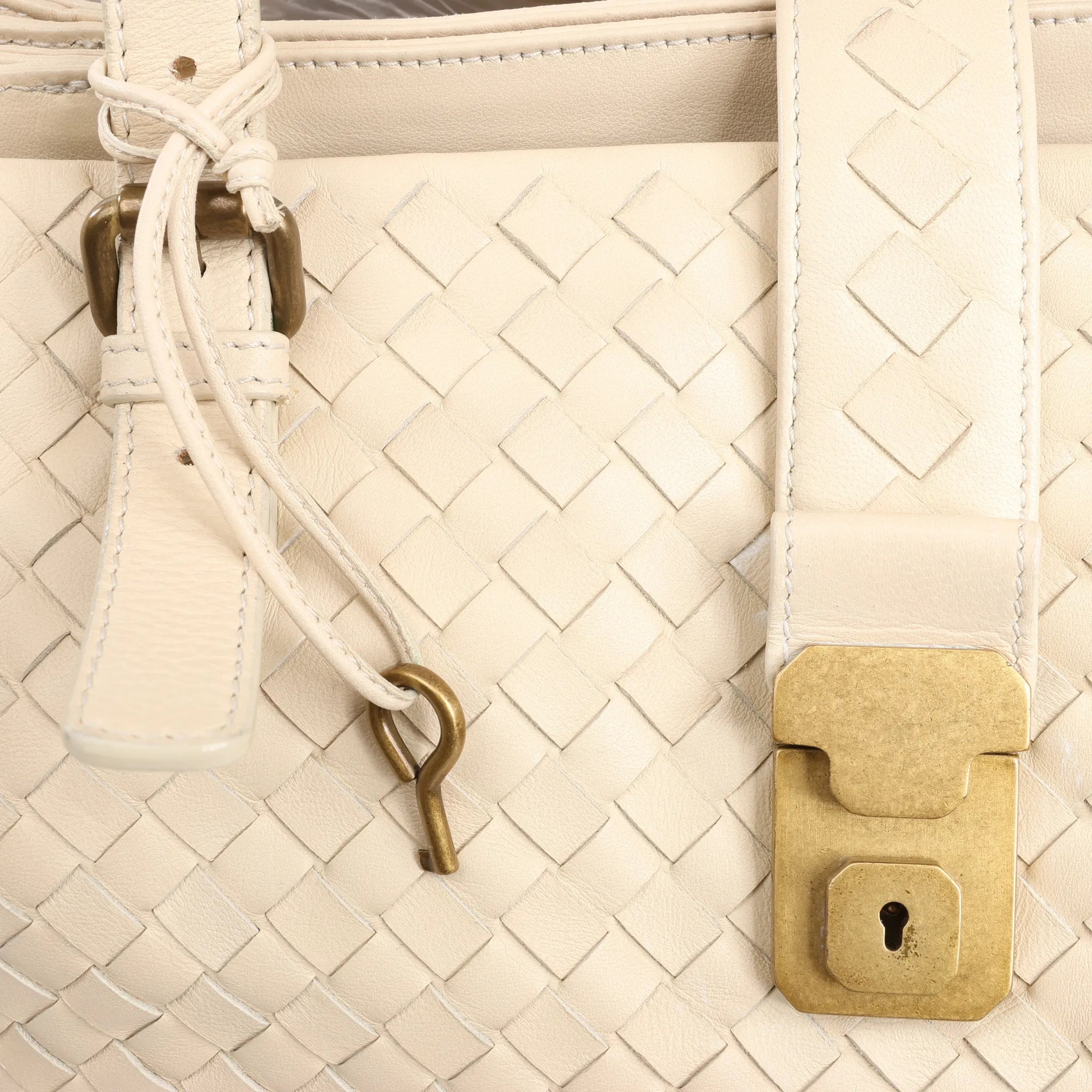 Bottega Veneta Intrecciato Roma Leather Handbag in Beige 171265